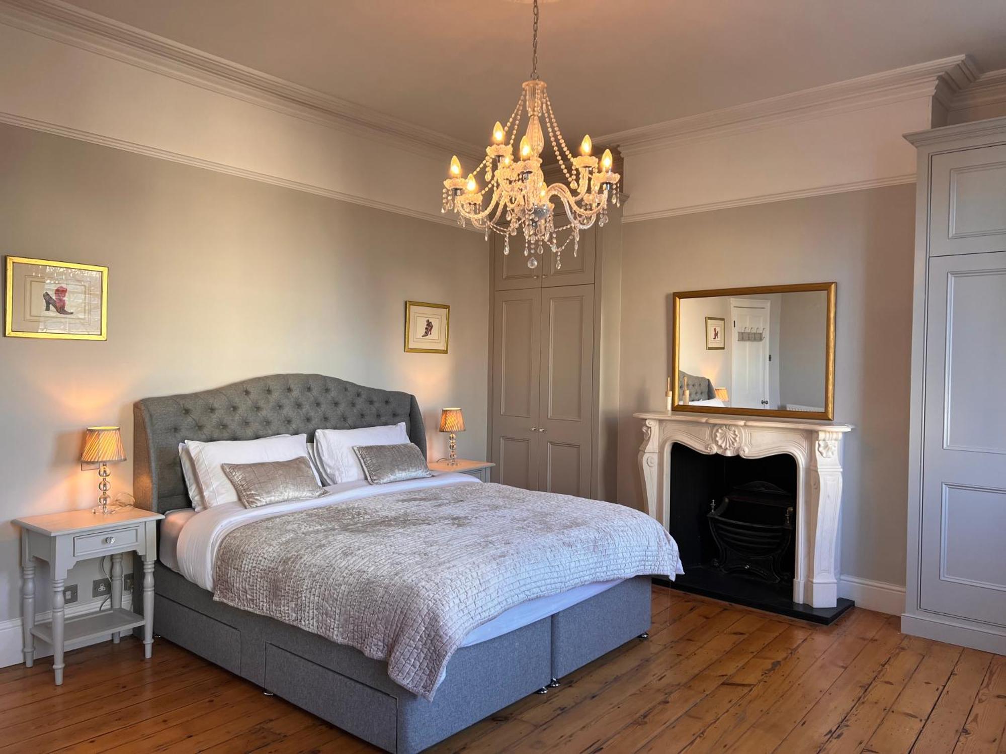 No2 Clarence Grade Ii Regency Townhouse Short Walk To Racecourse And Town Centre Holiday home