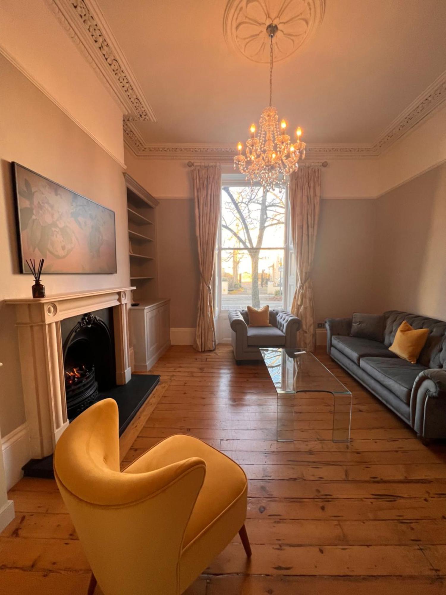 Holiday home No2 Clarence Grade Ii Regency Townhouse Short Walk To Racecourse And Town Centre Cheltenham