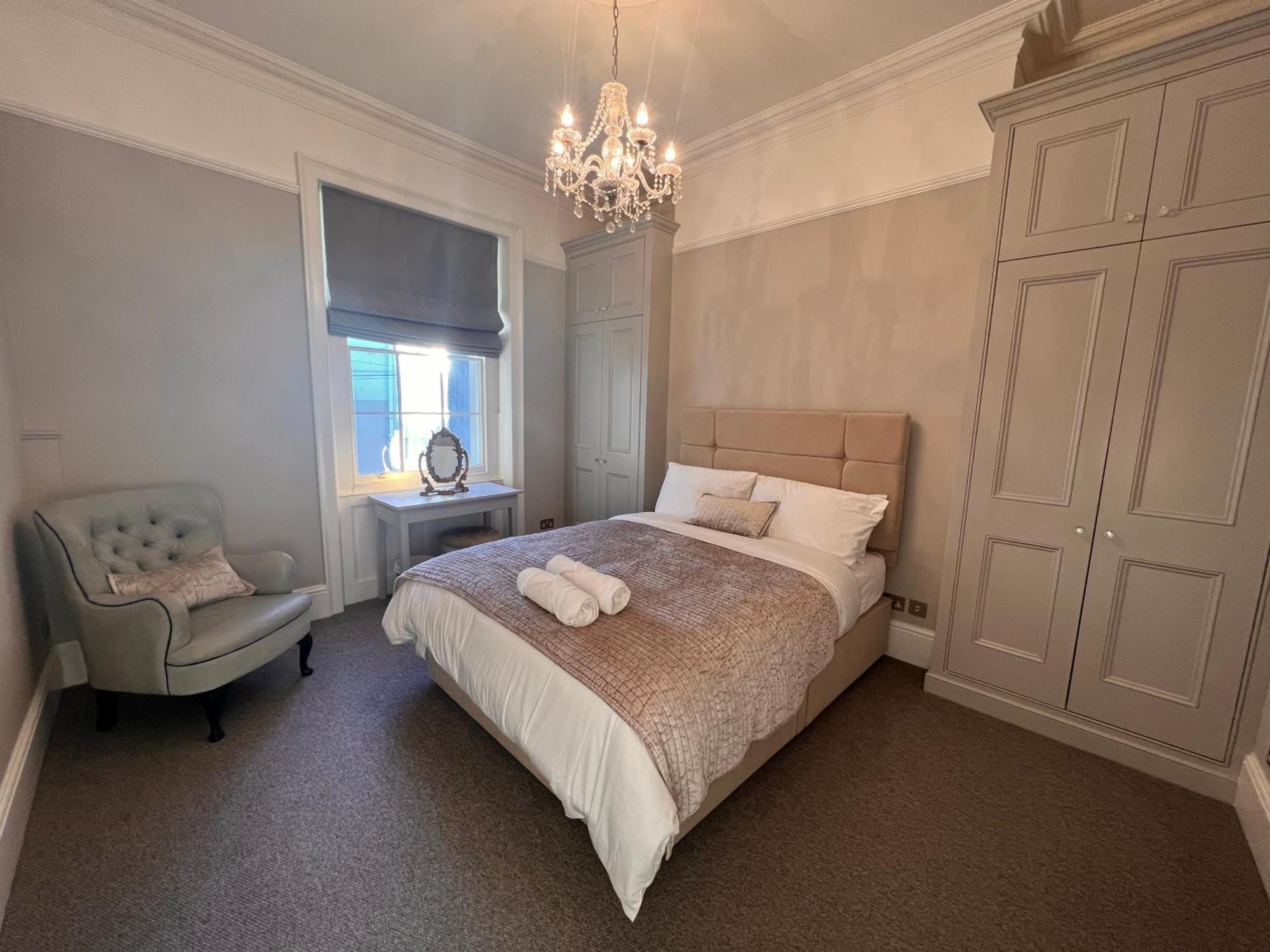 No2 Clarence Grade Ii Regency Townhouse Short Walk To Racecourse And Town Centre Holiday home Cheltenham