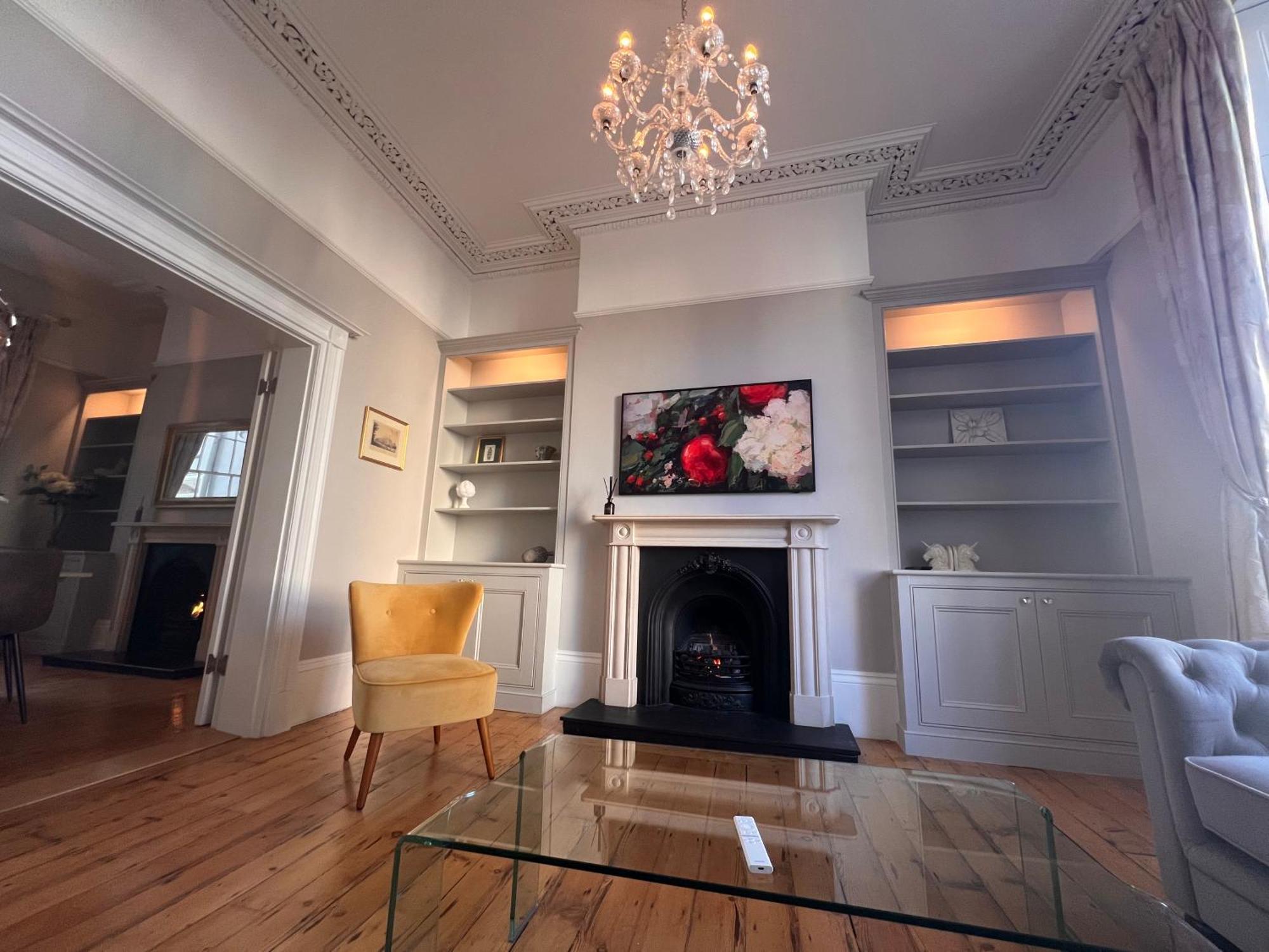 No2 Clarence Grade Ii Regency Townhouse Short Walk To Racecourse And Town Centre