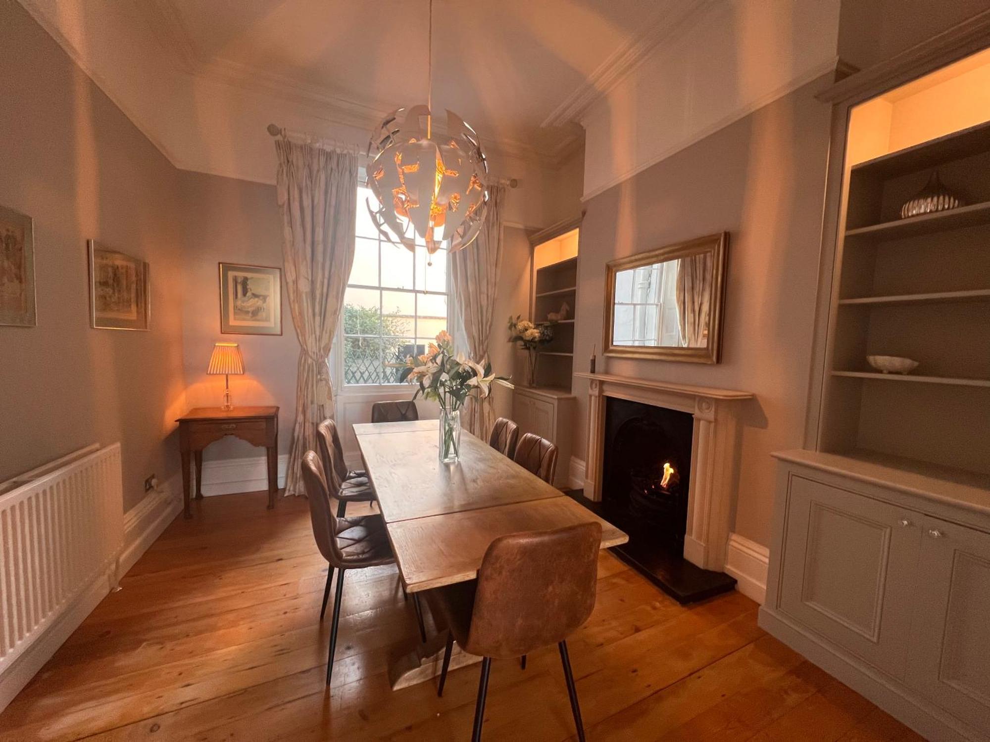 Holiday home No2 Clarence Grade Ii Regency Townhouse Short Walk To Racecourse And Town Centre