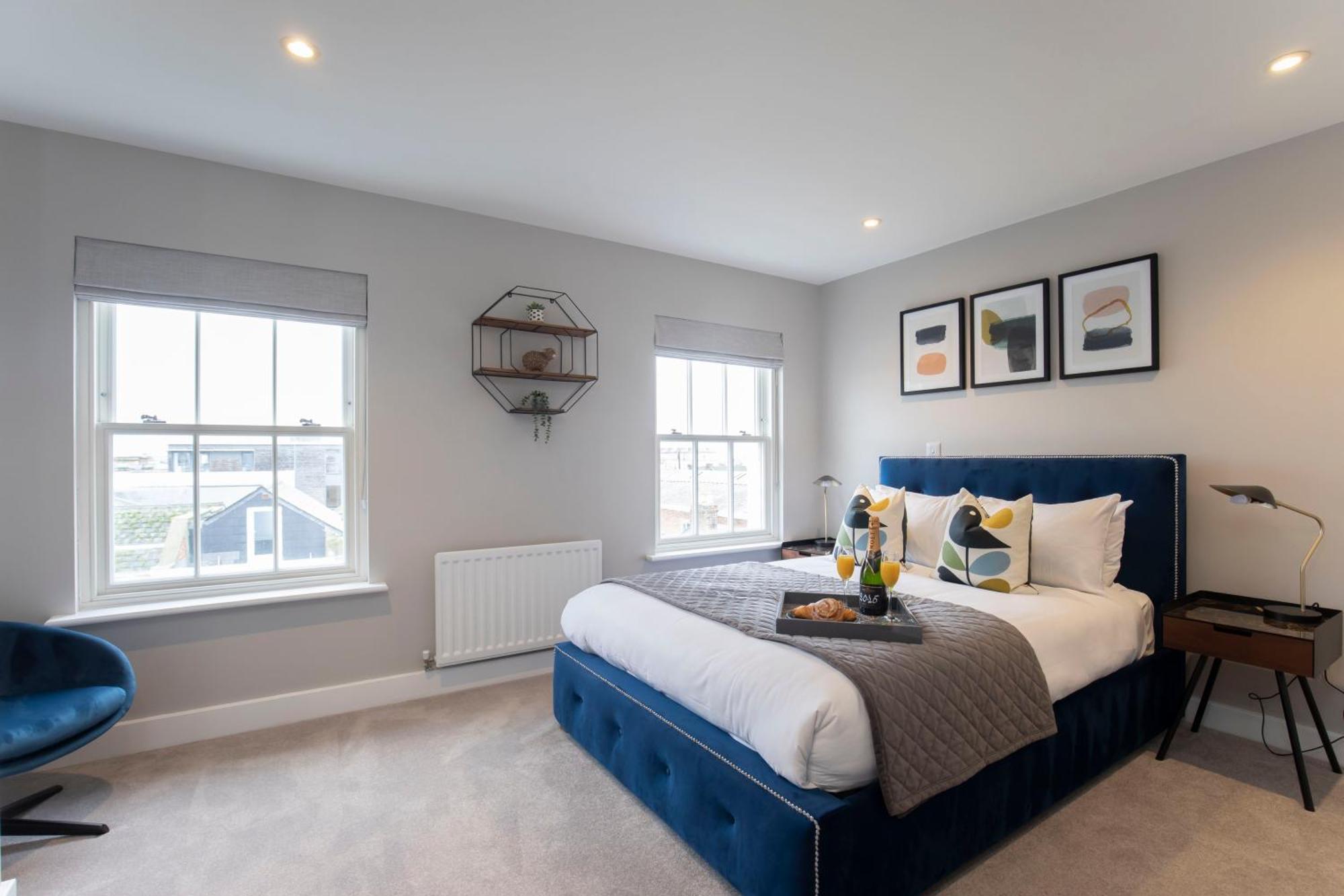 Apartment Elliot Oliver - Luxury Three Bedroom Town Centre With Parking *