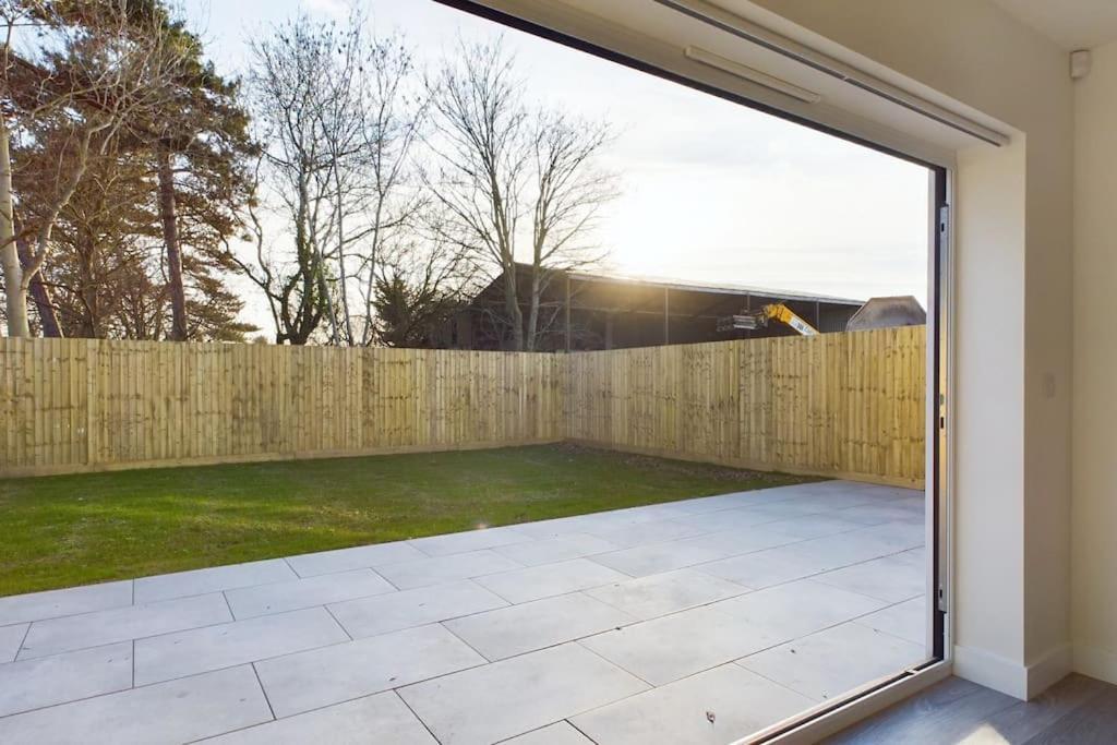 The Grange Sleeps 8 Family Retreat Free Wi-fi & Parking *