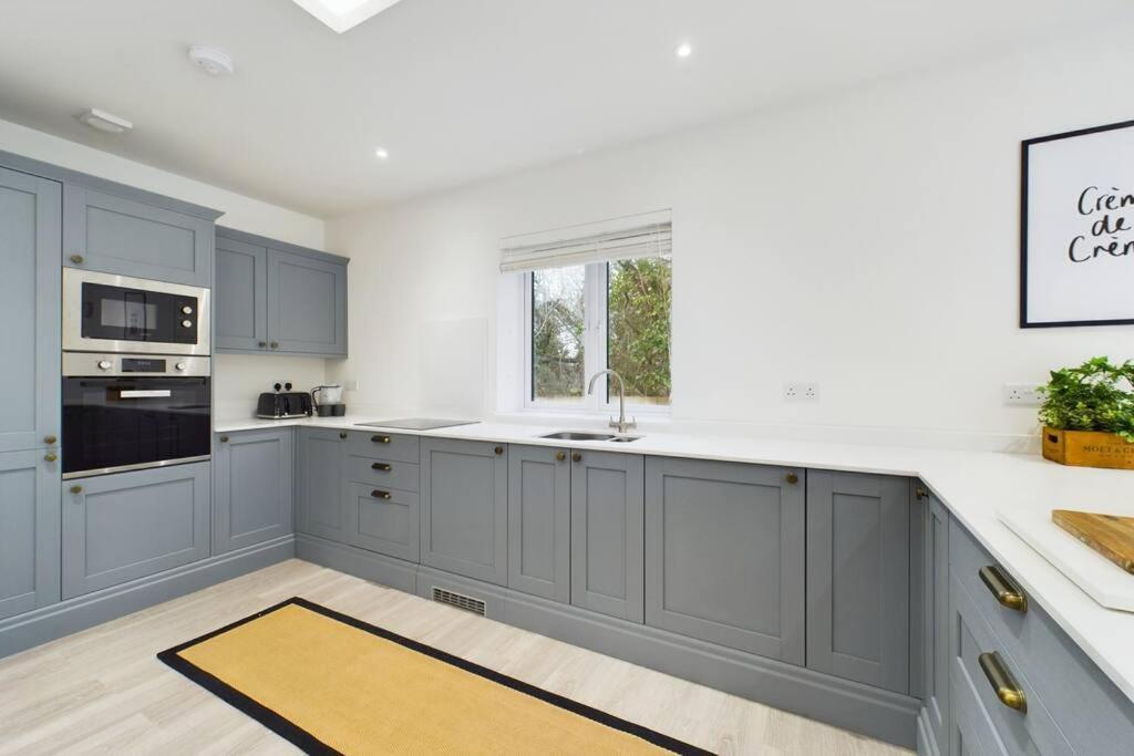 Holiday home The Grange Sleeps 8 Family Retreat Free Wi-fi & Parking