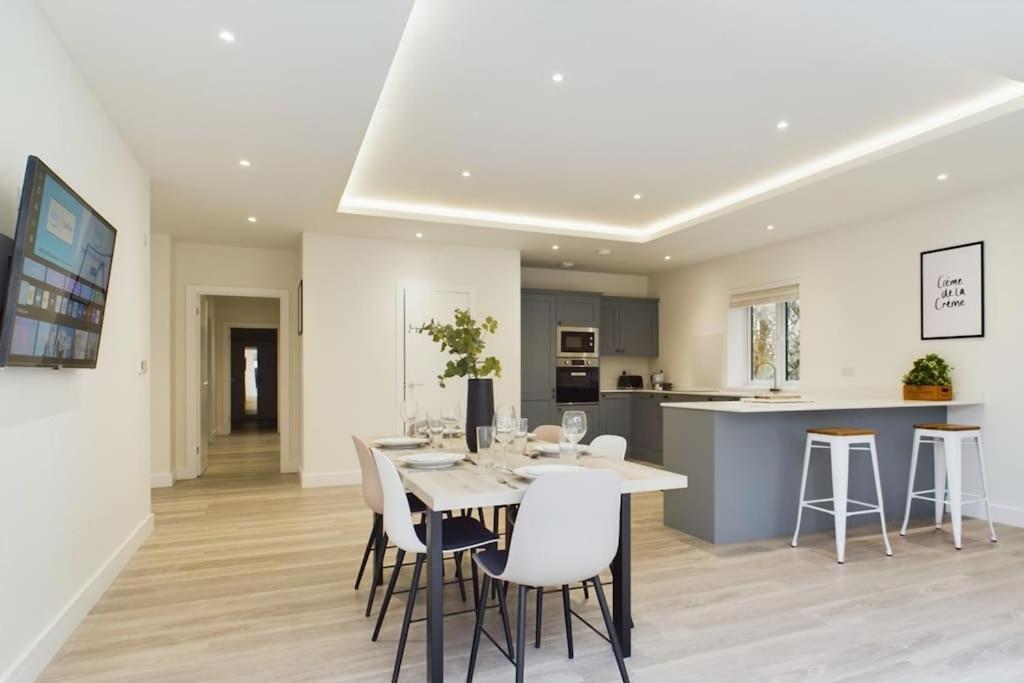Holiday home The Grange Sleeps 8 Family Retreat Free Wi-fi & Parking *