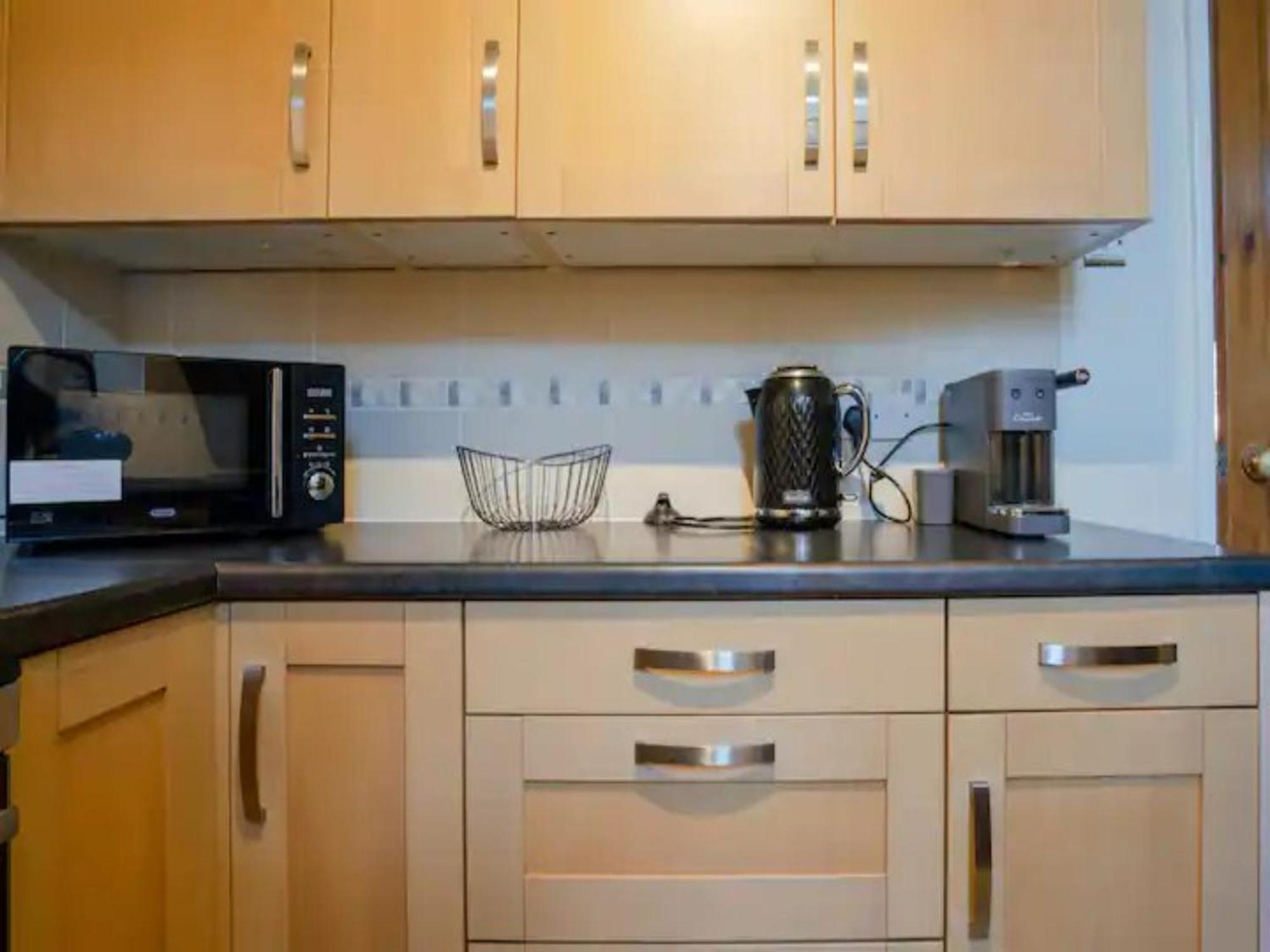 Pass The Keys Converted 17th Century Barn With Garden Parking Holiday home *
