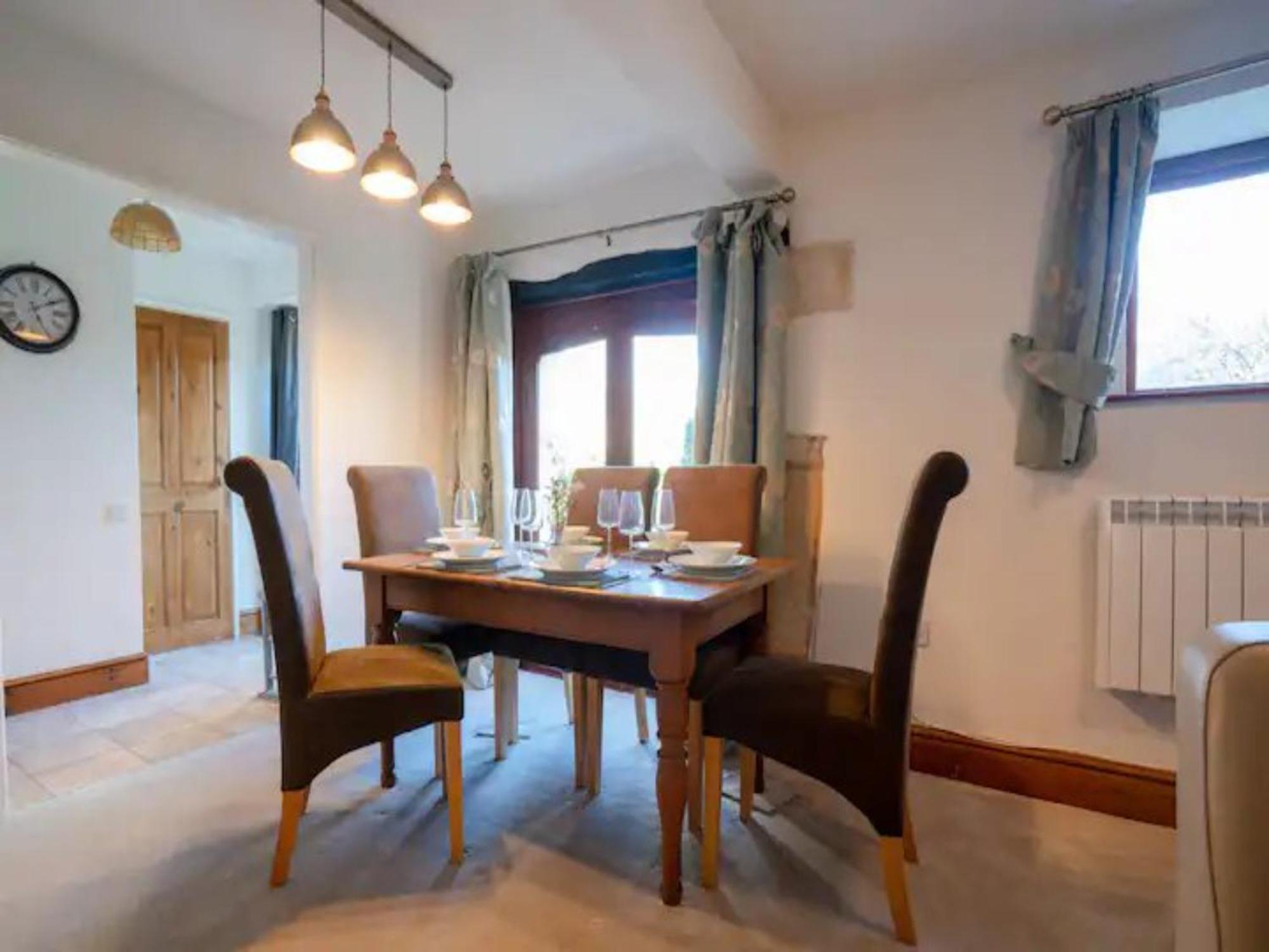 Pass The Keys Converted 17th Century Barn With Garden Parking Holiday home *