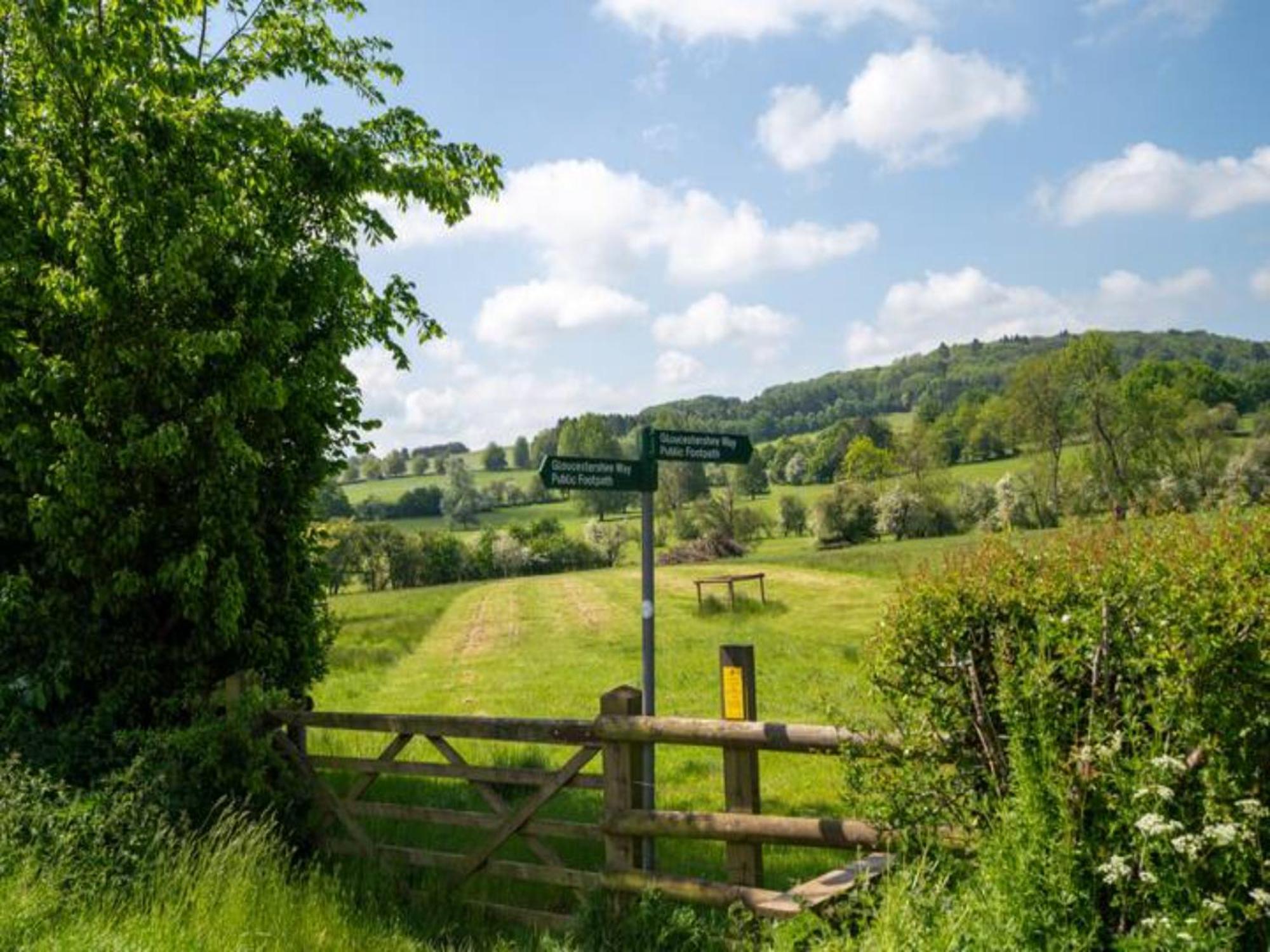 Pass The Keys Converted 17th Century Barn With Garden Parking Holiday home