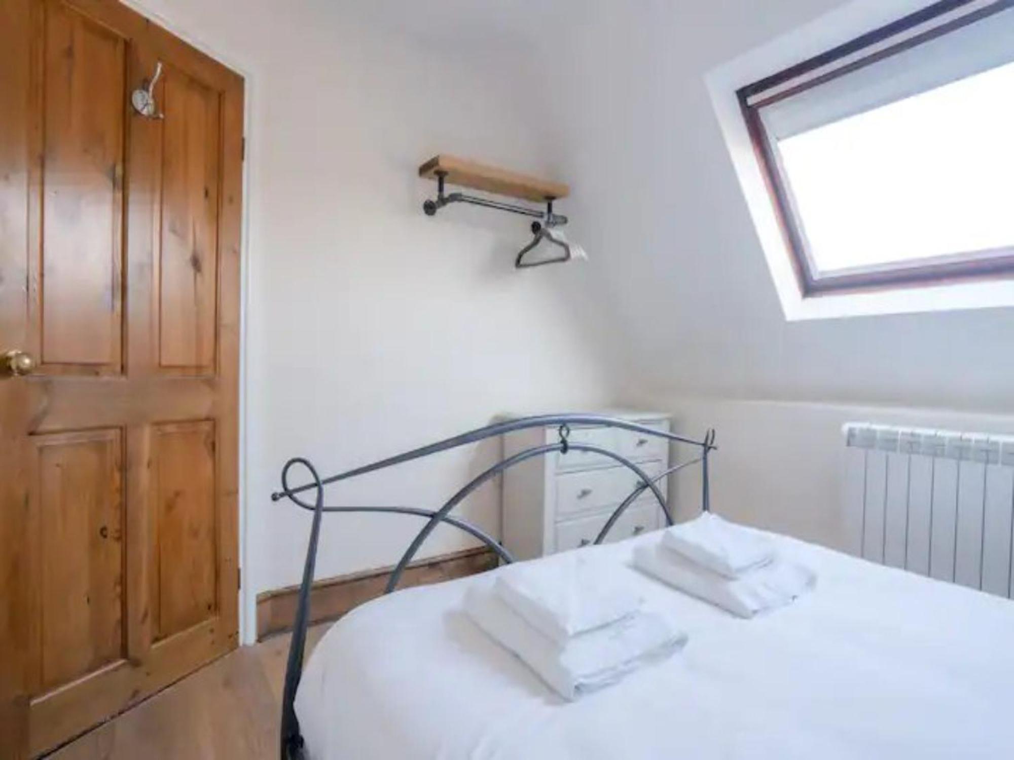 Pass The Keys Converted 17th Century Barn With Garden Parking Holiday home Cheltenham