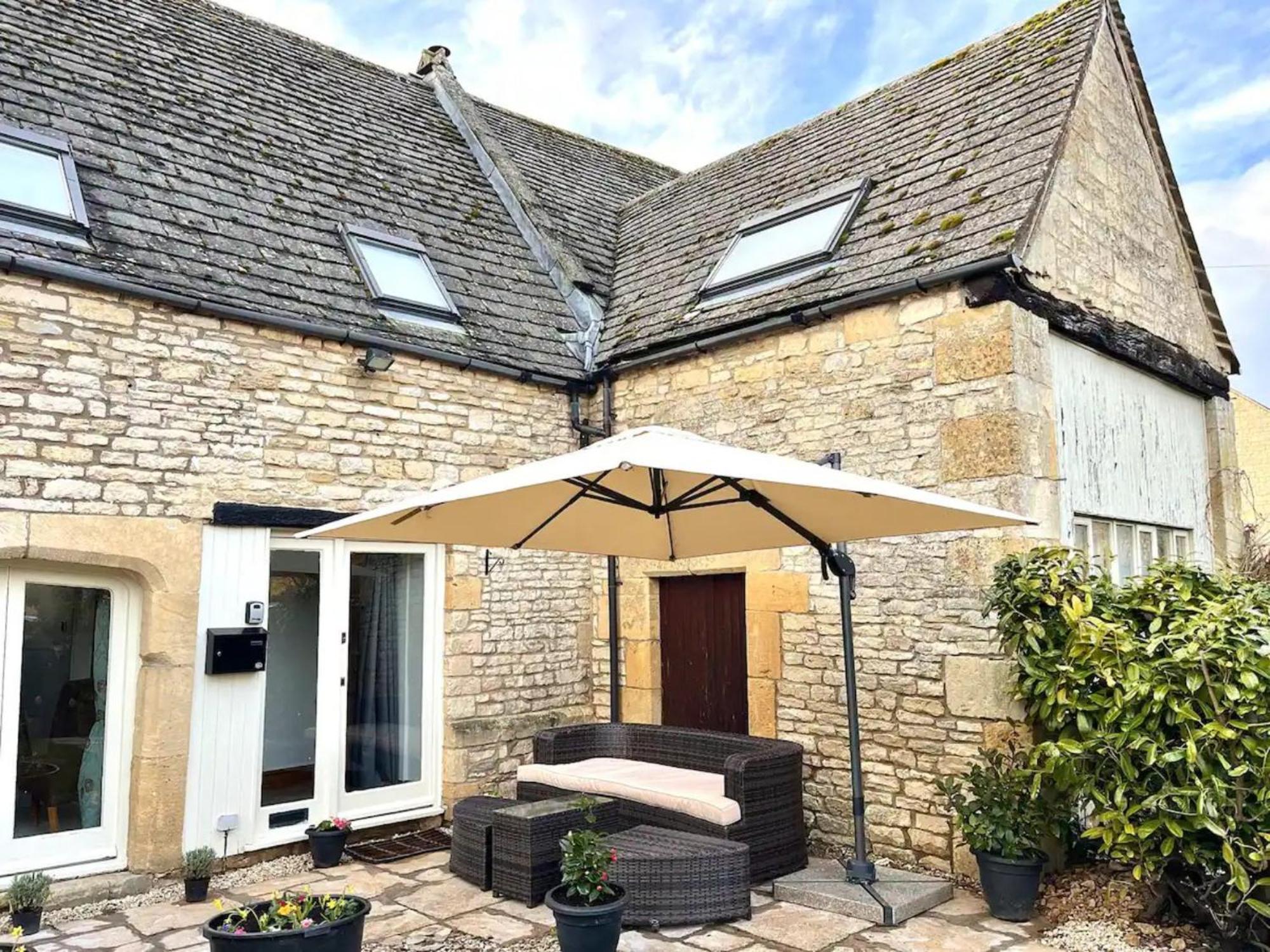 Holiday home Pass The Keys Converted 17th Century Barn With Garden Parking