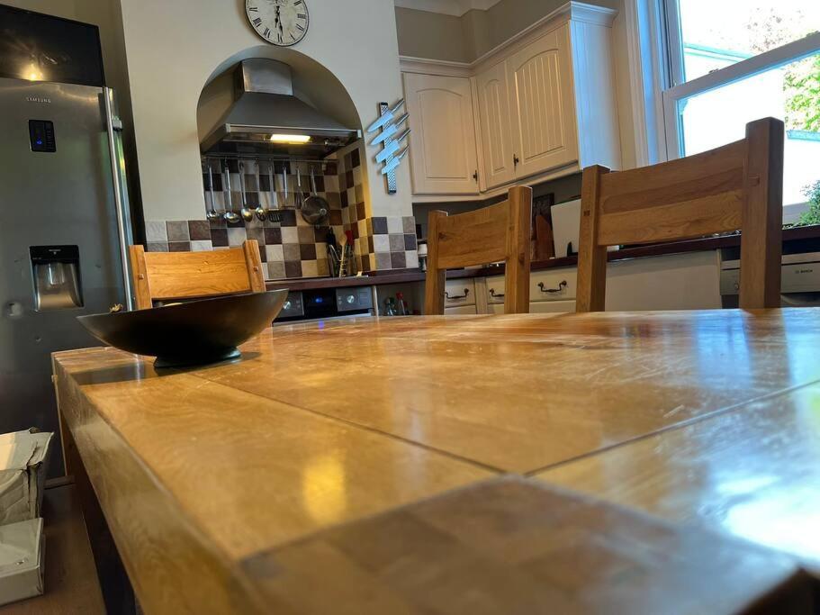 Two Bedroom Period In Tivoli * Cheltenham