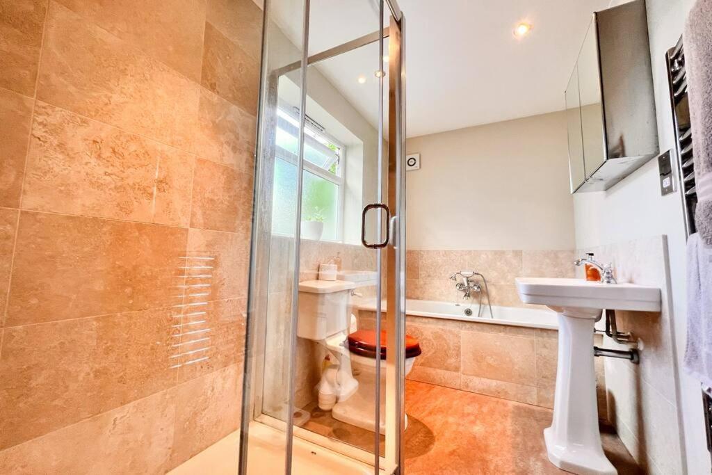 Two Bedroom Period In Tivoli