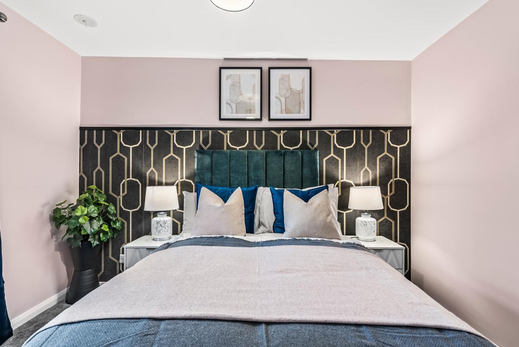 Elegant Retreat In Cheltenham - Garden & Parking Included Holiday home