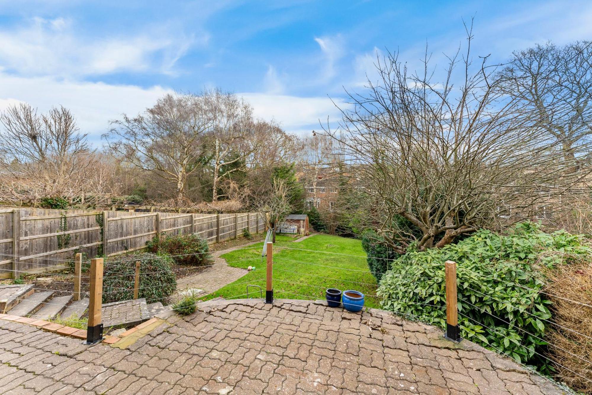 Elegant Retreat In Cheltenham - Garden & Parking Included Cheltenham