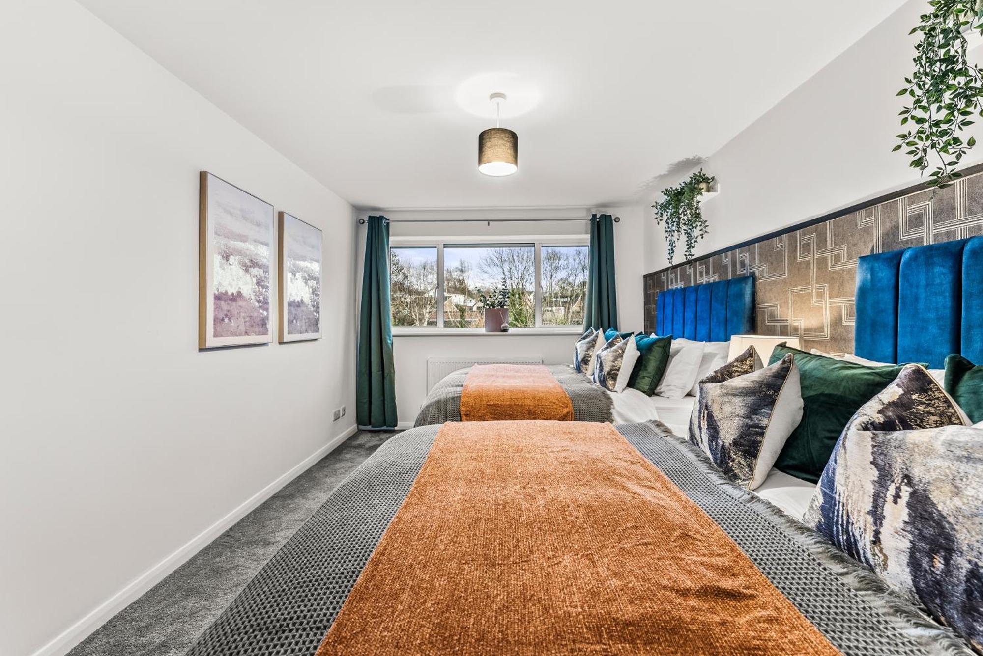 Elegant Retreat In Cheltenham - Garden & Parking Included * Cheltenham