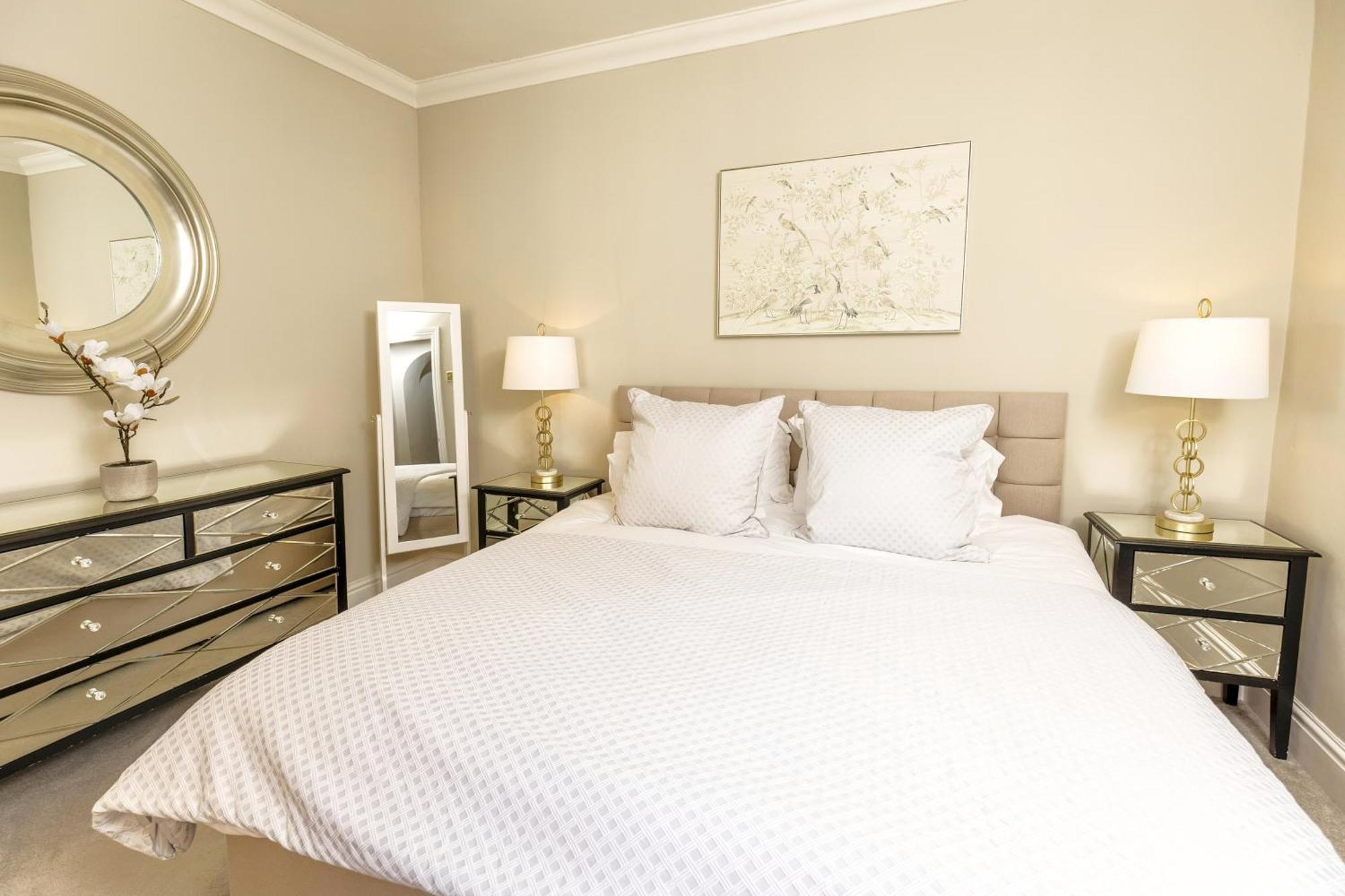 Apartment Luxury - 18 Lansdown Crescent Cheltenham