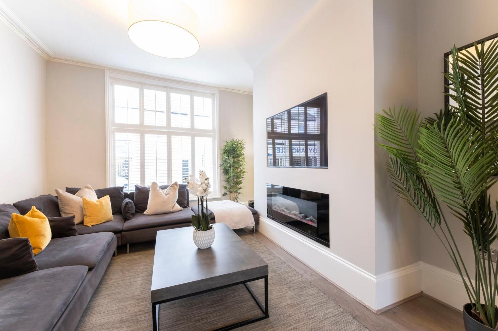 Stunning 4 Bedroom In Montpellier Cheltenham