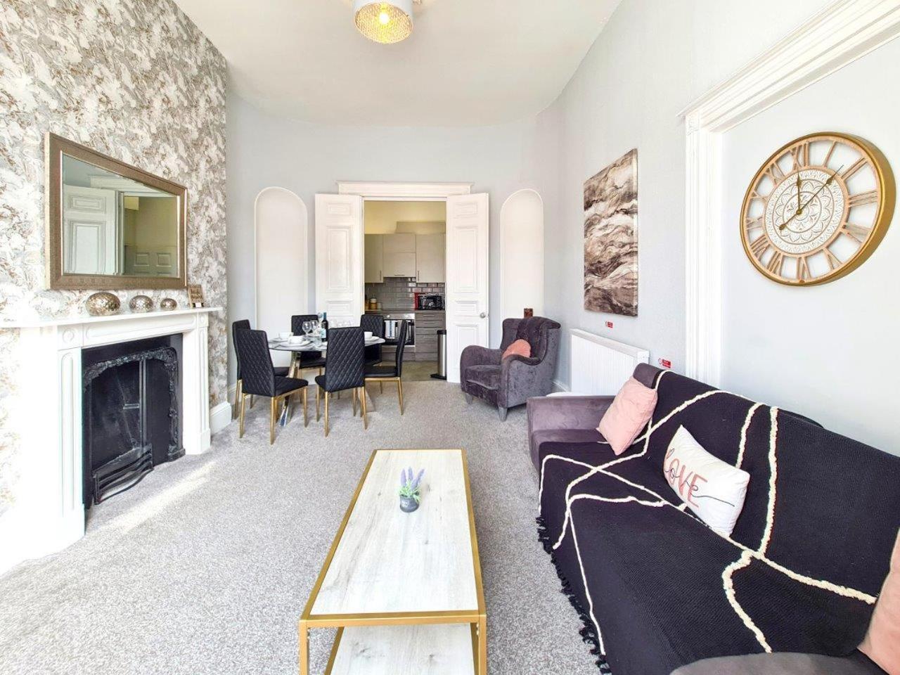 Margaret's Terrace By Fortuna * Cheltenham