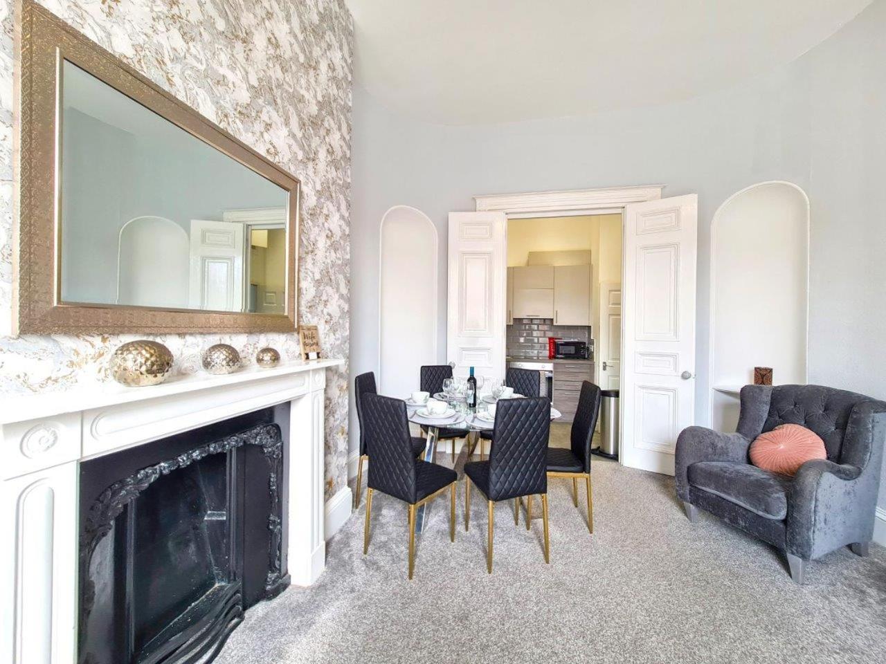 Margaret's Terrace By Fortuna * Cheltenham