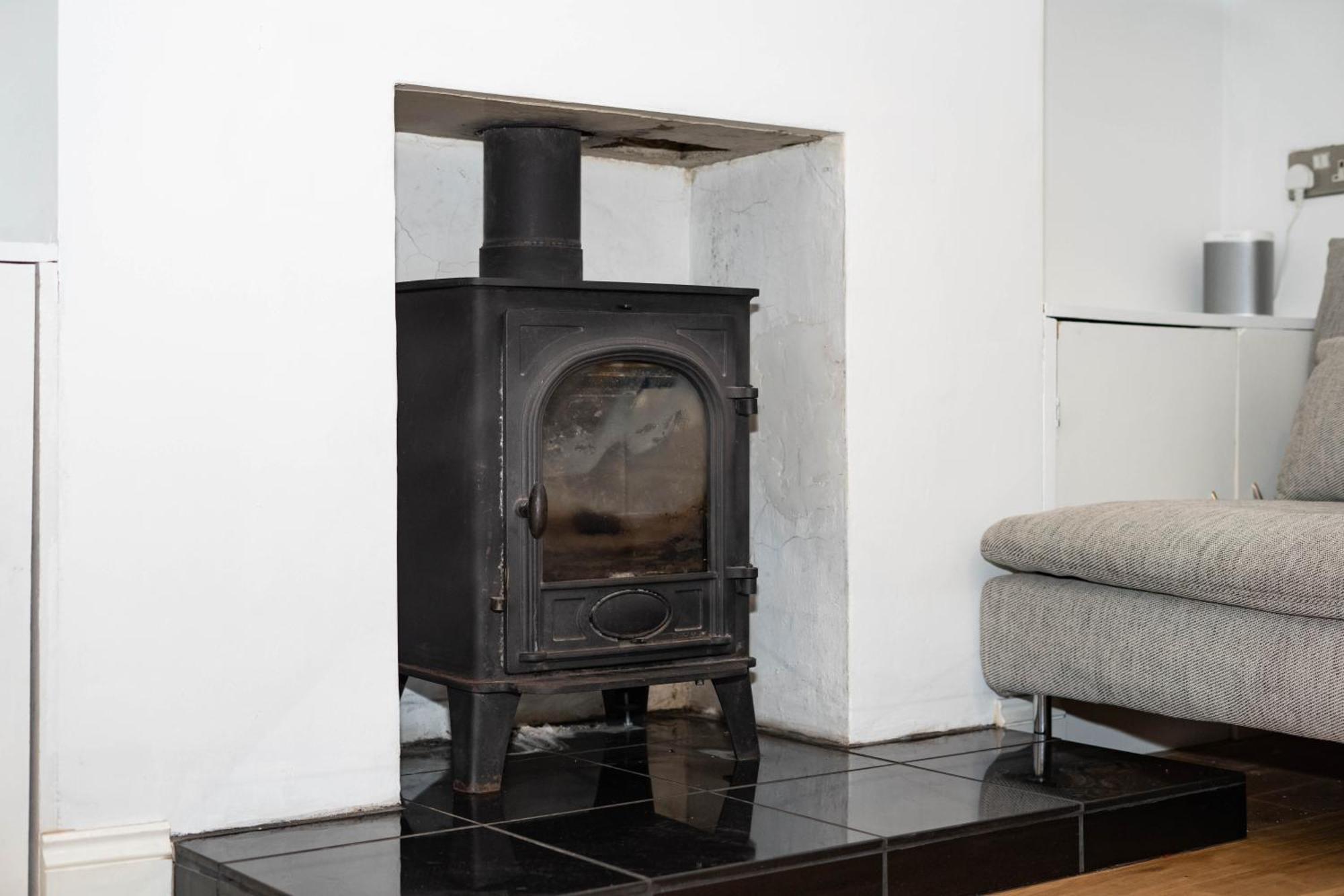 Cheltenham-cosy 2 Bedroom House-wifi-garden-pets