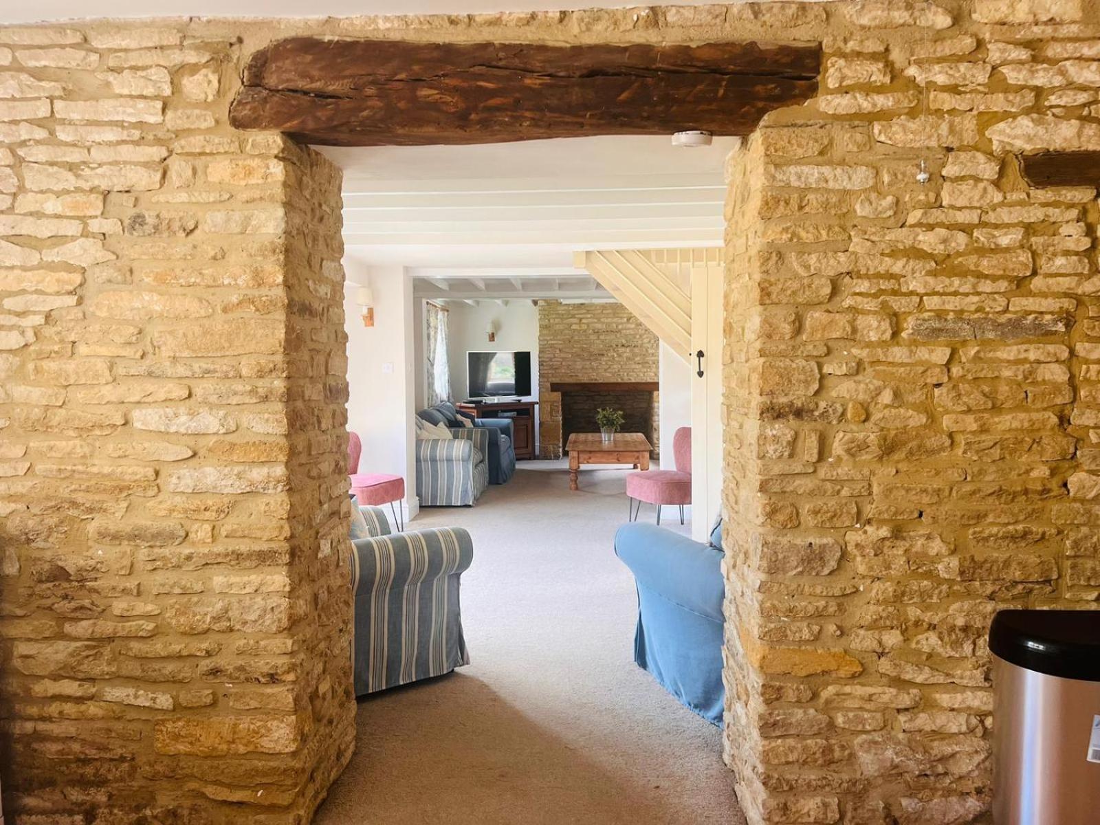 Holiday home Broadway House, 7 Bedroom, 6 Baths Cheltenham