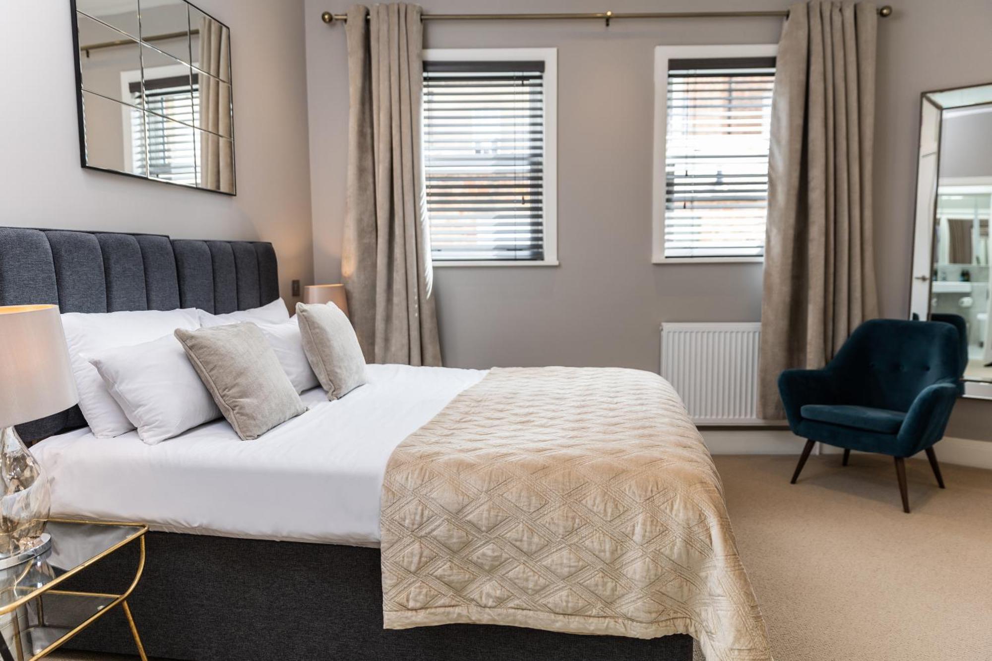Elizabeth Mews - By Luxury Holiday home Cheltenham