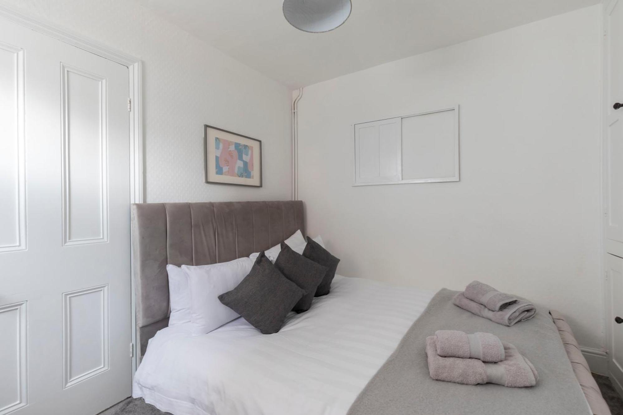 Holiday home Fabulous, Vibrant, Town House, Bath Road