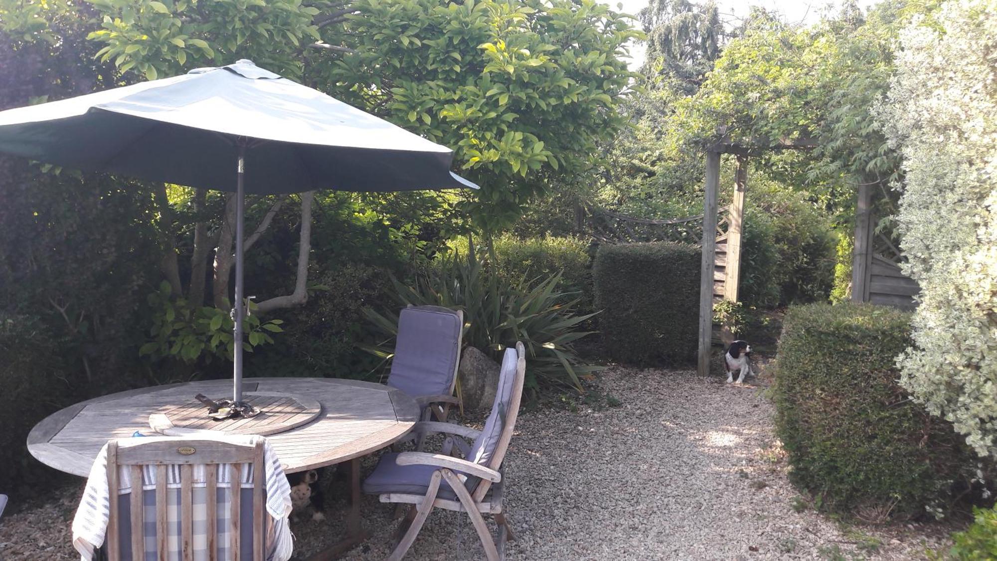 Cotswold Vip Regency Apartment *