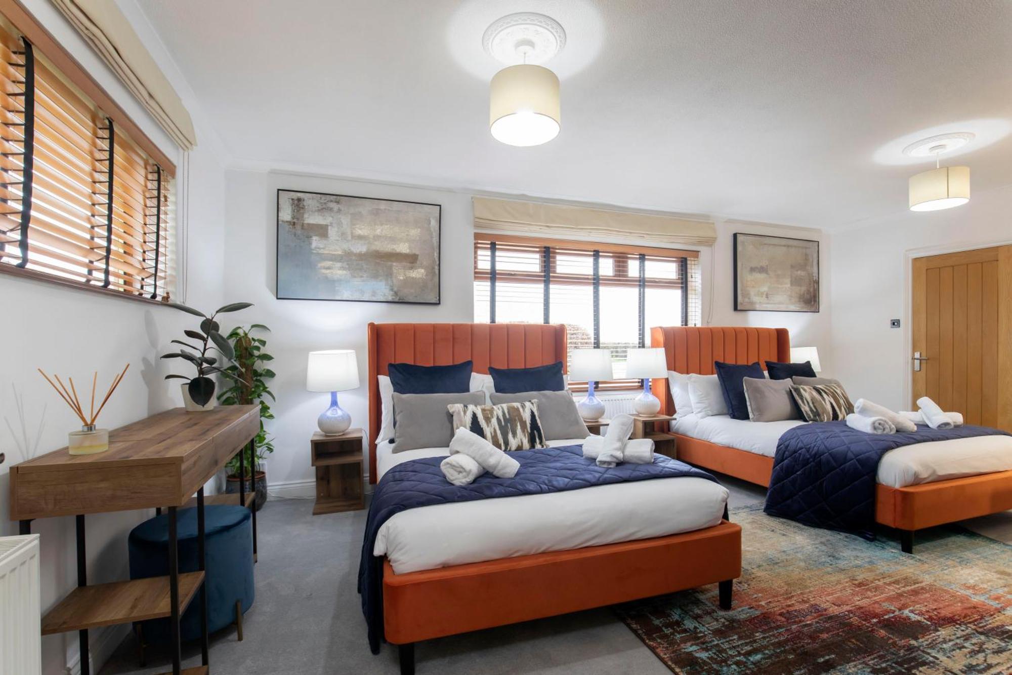 Magnificent 3-bedroom With Swim Cheltenham