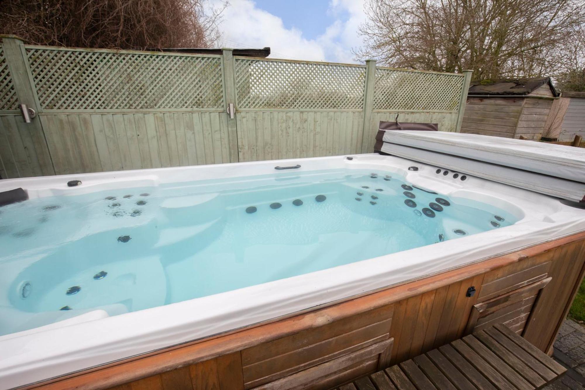 Holiday home Magnificent 3-bedroom With Swim