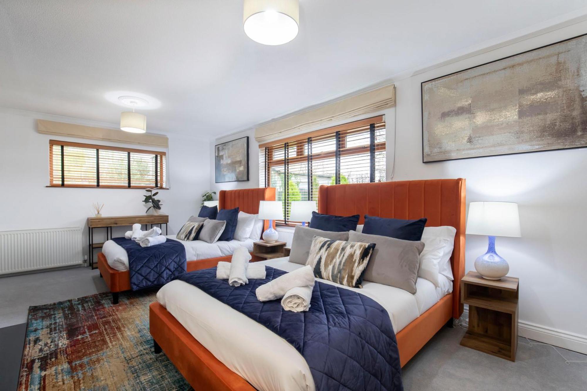 Magnificent 3-bedroom With Swim