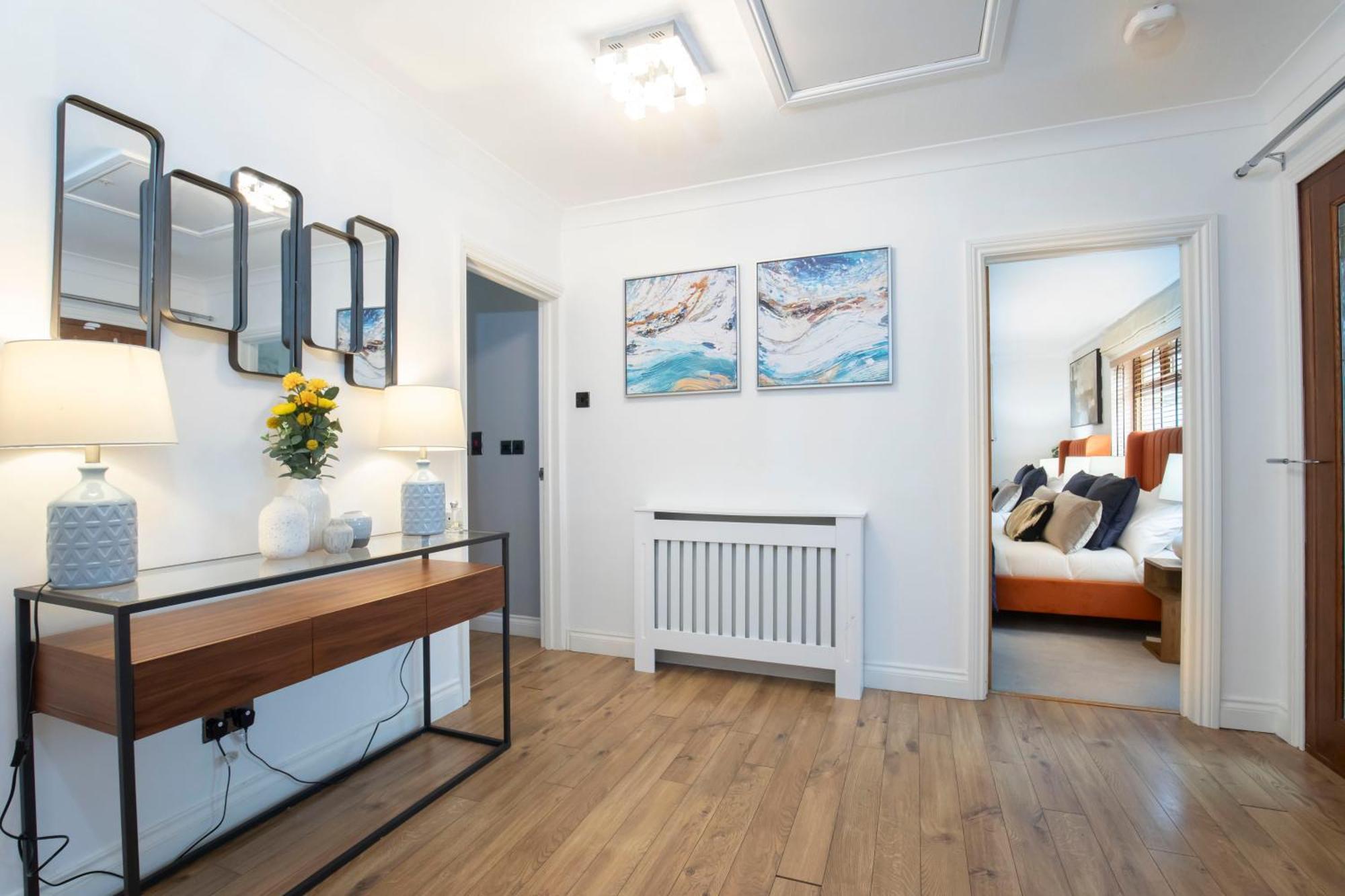Magnificent 3-bedroom With Swim *