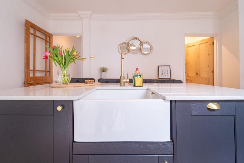 Elegant 3 Bedroom In The Centre Of Cheltenham