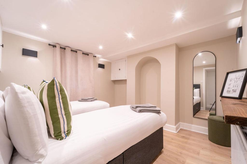 Elegant 3 Bedroom In The Centre Of Holiday home