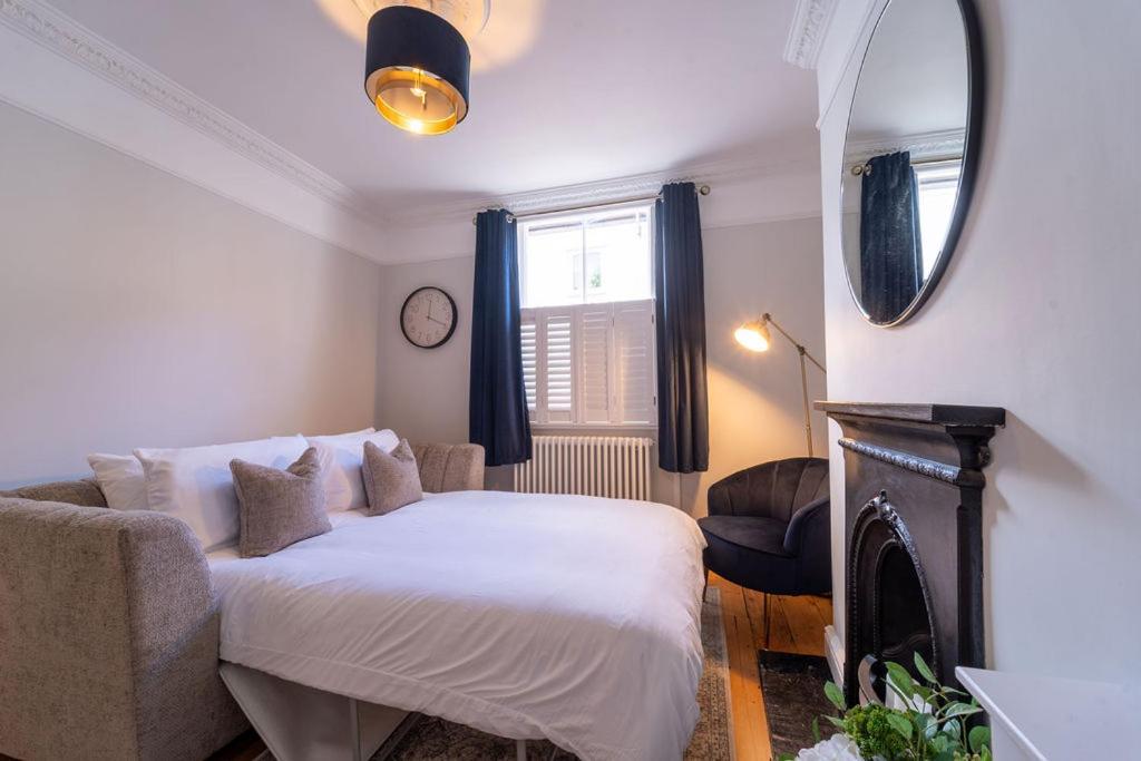 Elegant 3 Bedroom In The Centre Of Holiday home