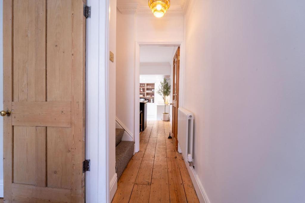 Elegant 3 Bedroom In The Centre Of Holiday home *