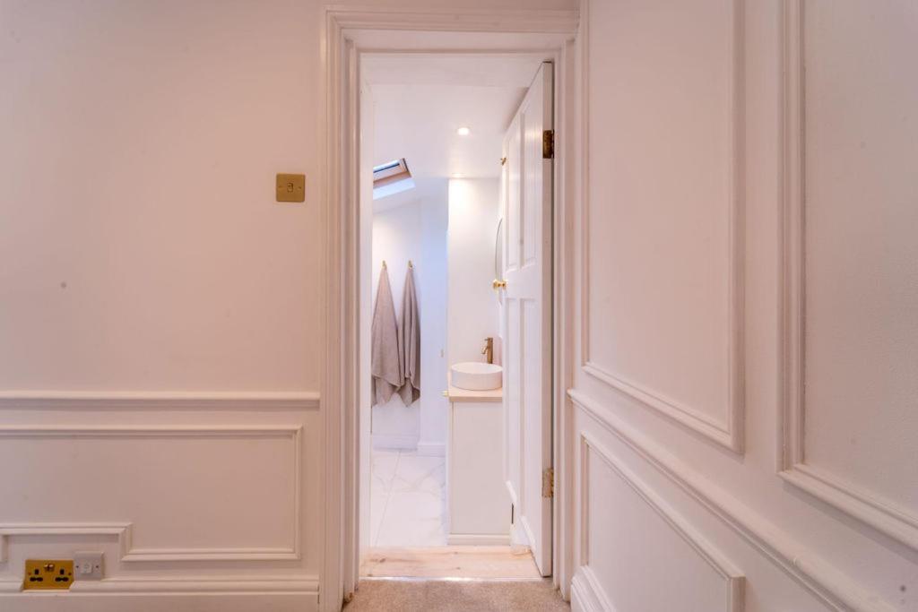Elegant 3 Bedroom In The Centre Of Cheltenham