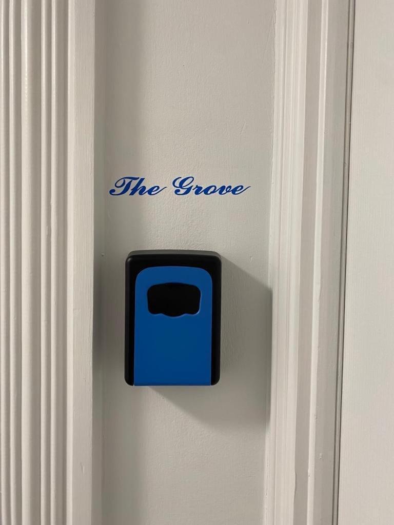 The Grove King Bed Wi-fi Ev Charger *