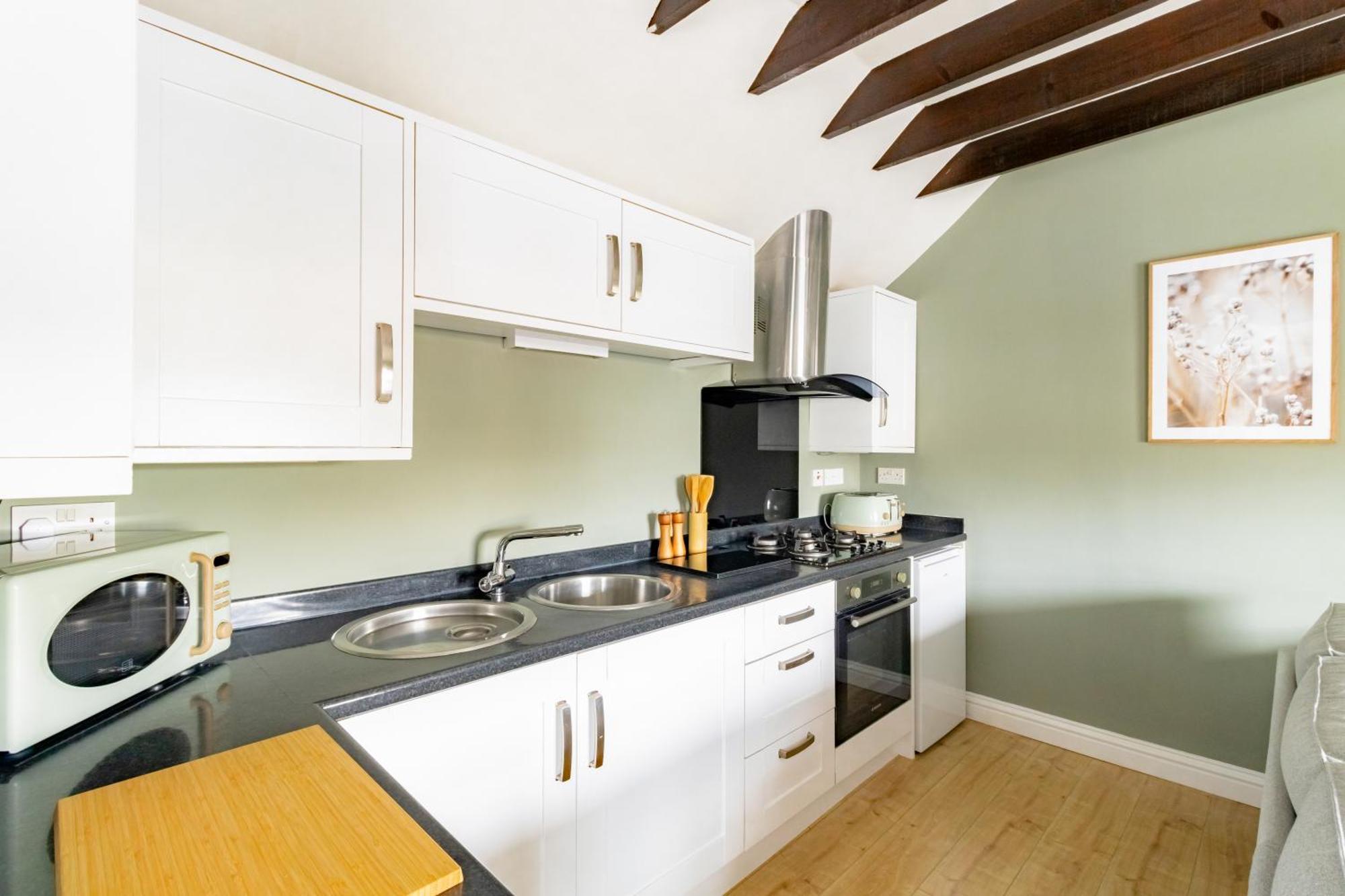 Apartment St