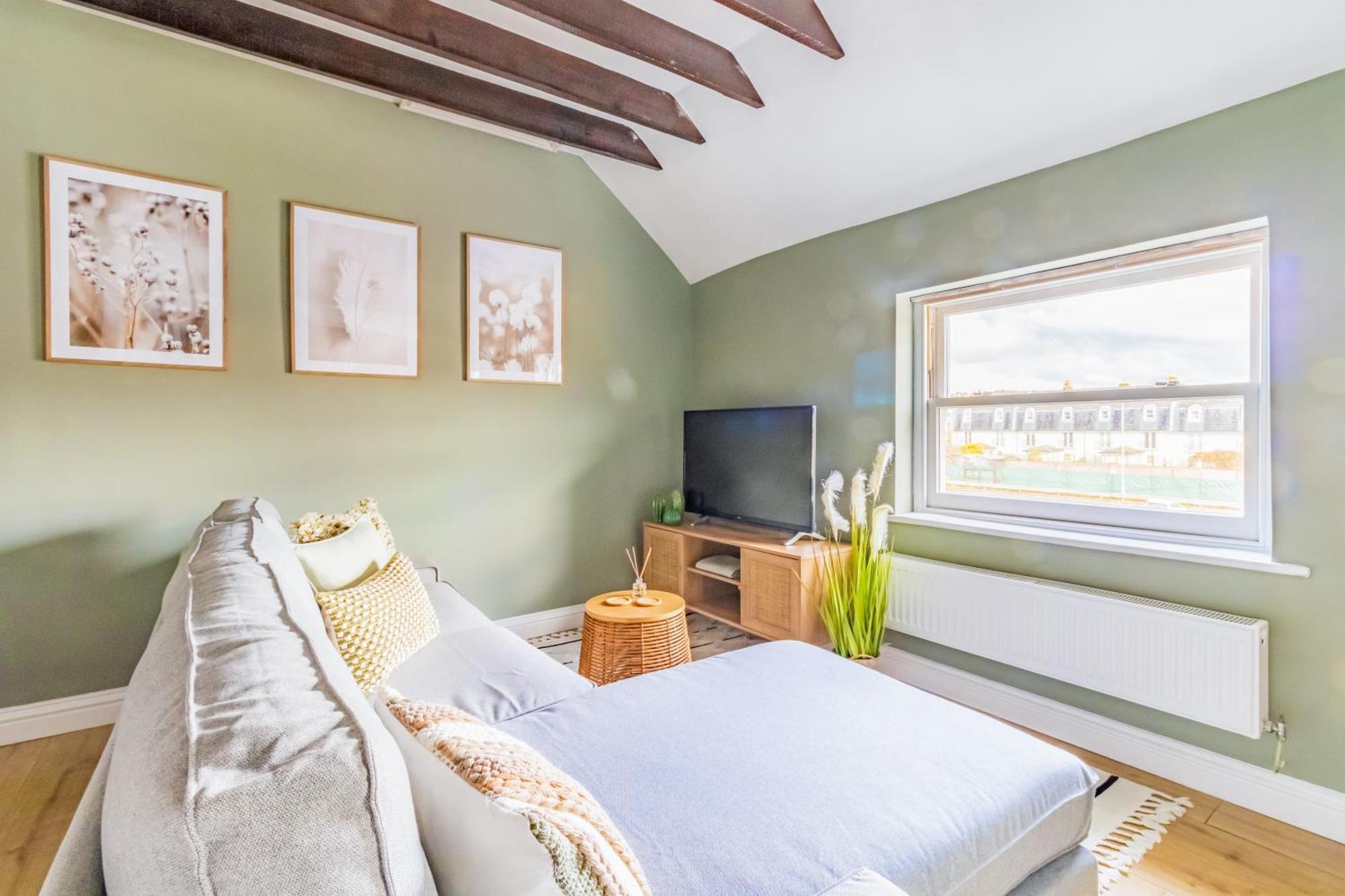 Apartment St