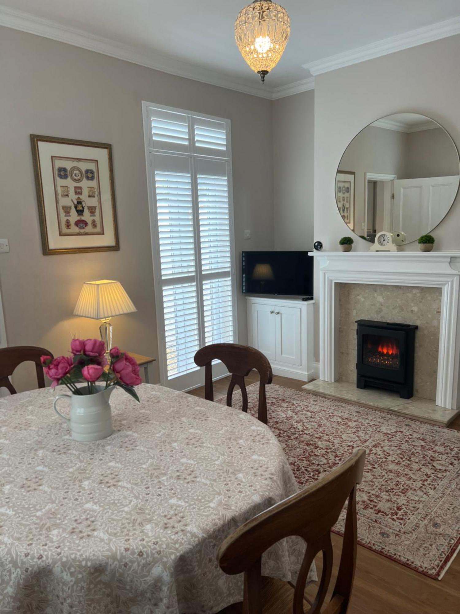 The Lily Pad - Townhouse, A Short Walk To Town Center And Racecourse *