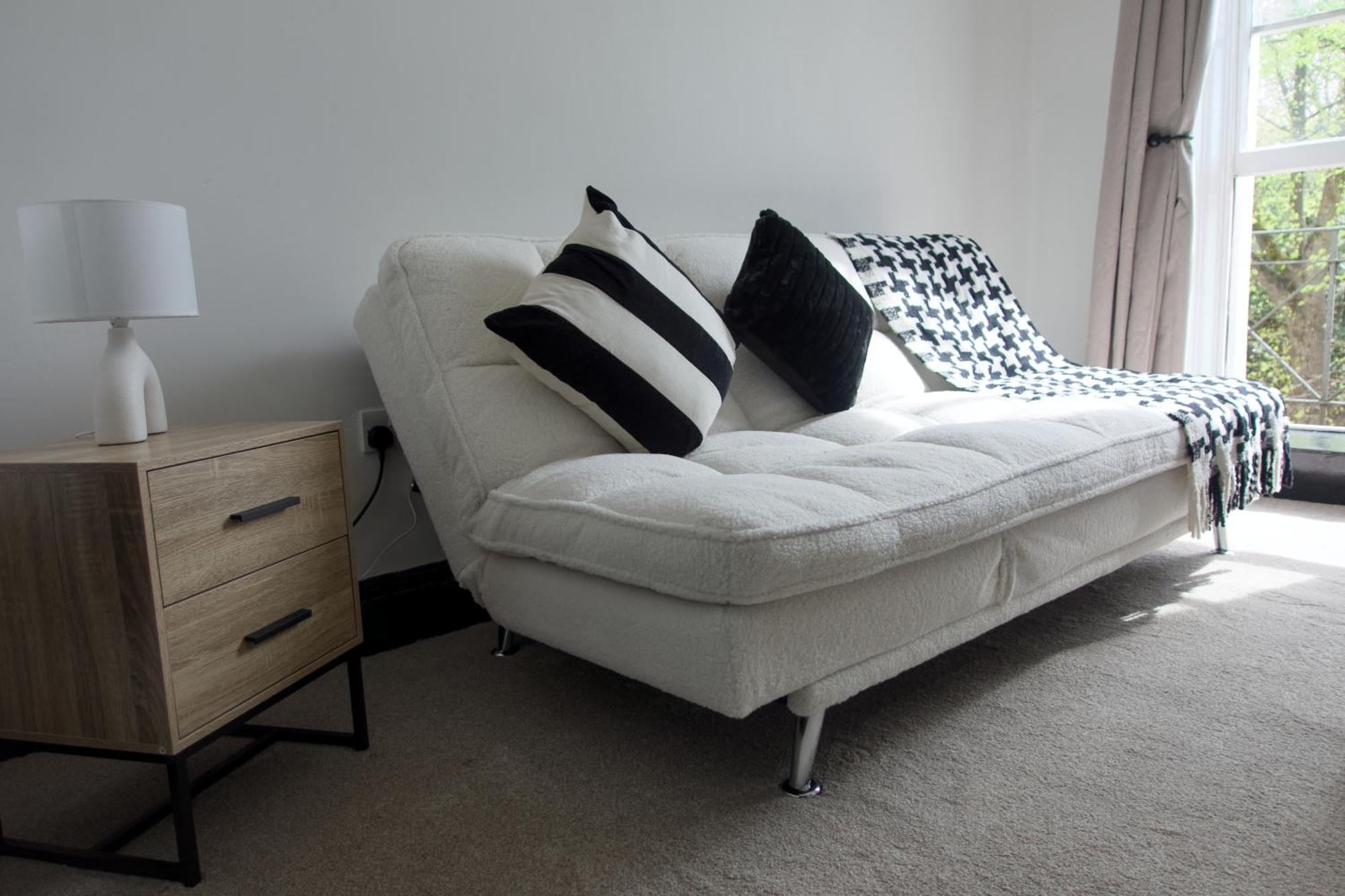 1 Bedroom - The Onyx Apartment *