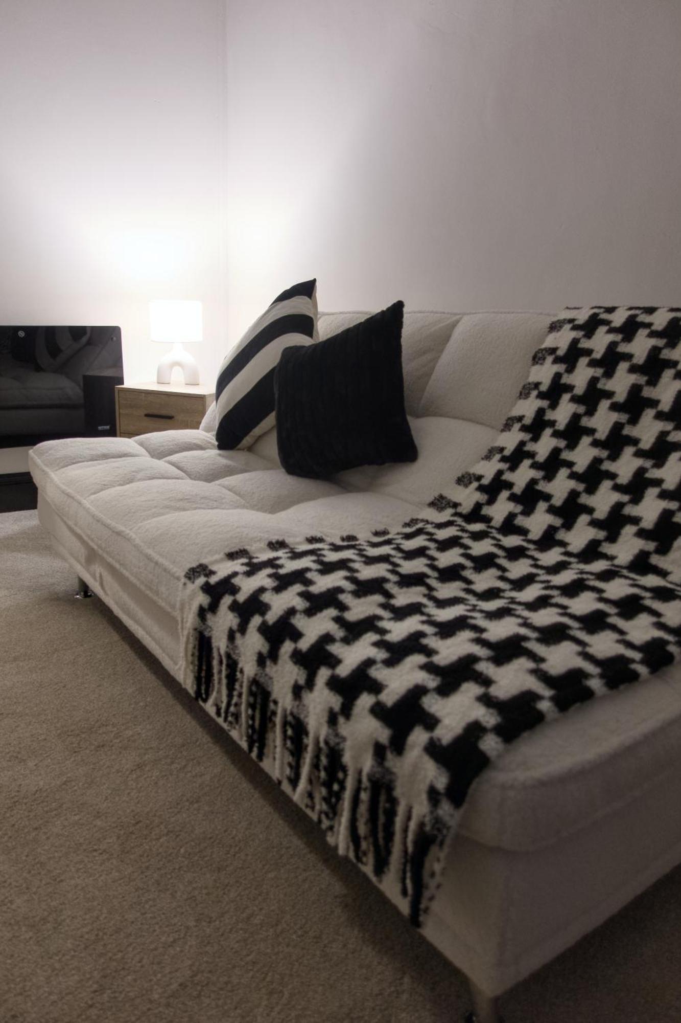 1 Bedroom - The Onyx Apartment Cheltenham