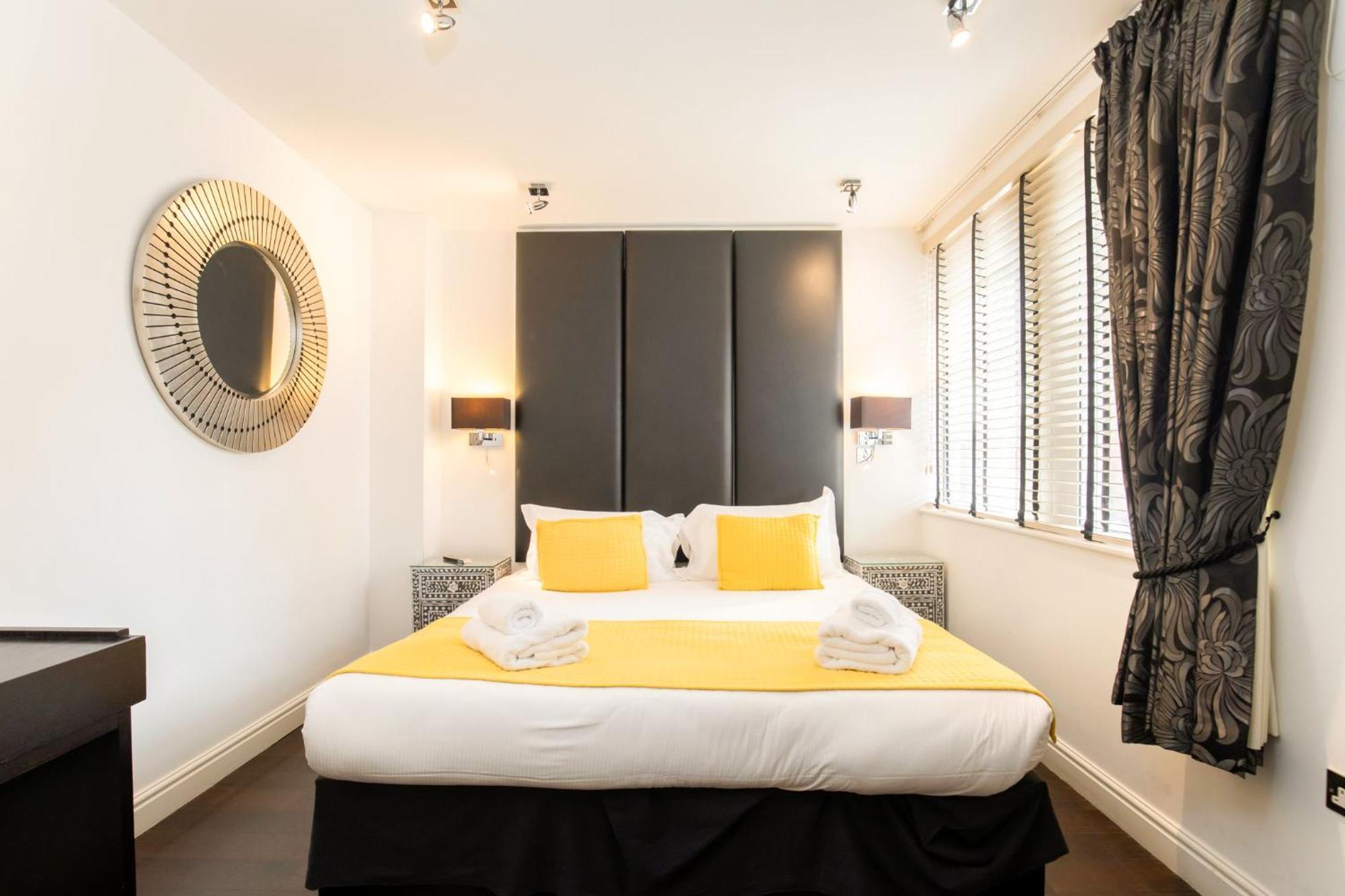 Strozzi Palace By Mansley Apartment