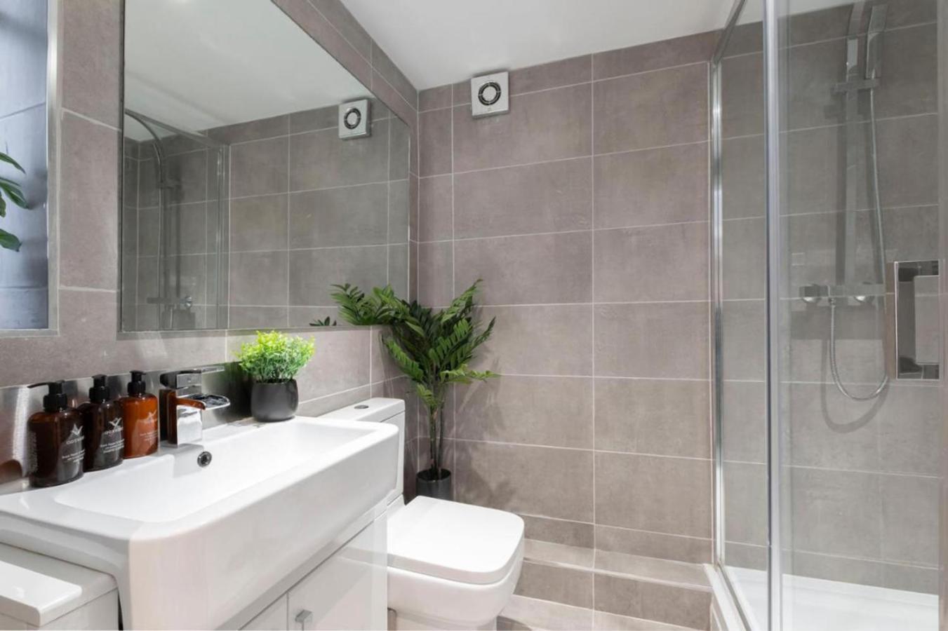 Stunning 4 Bedroom In Montpellier Cheltenham