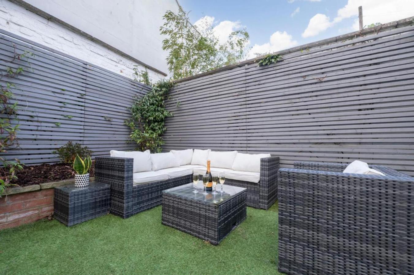 Guest house Stunning 4 Bedroom In Montpellier *
