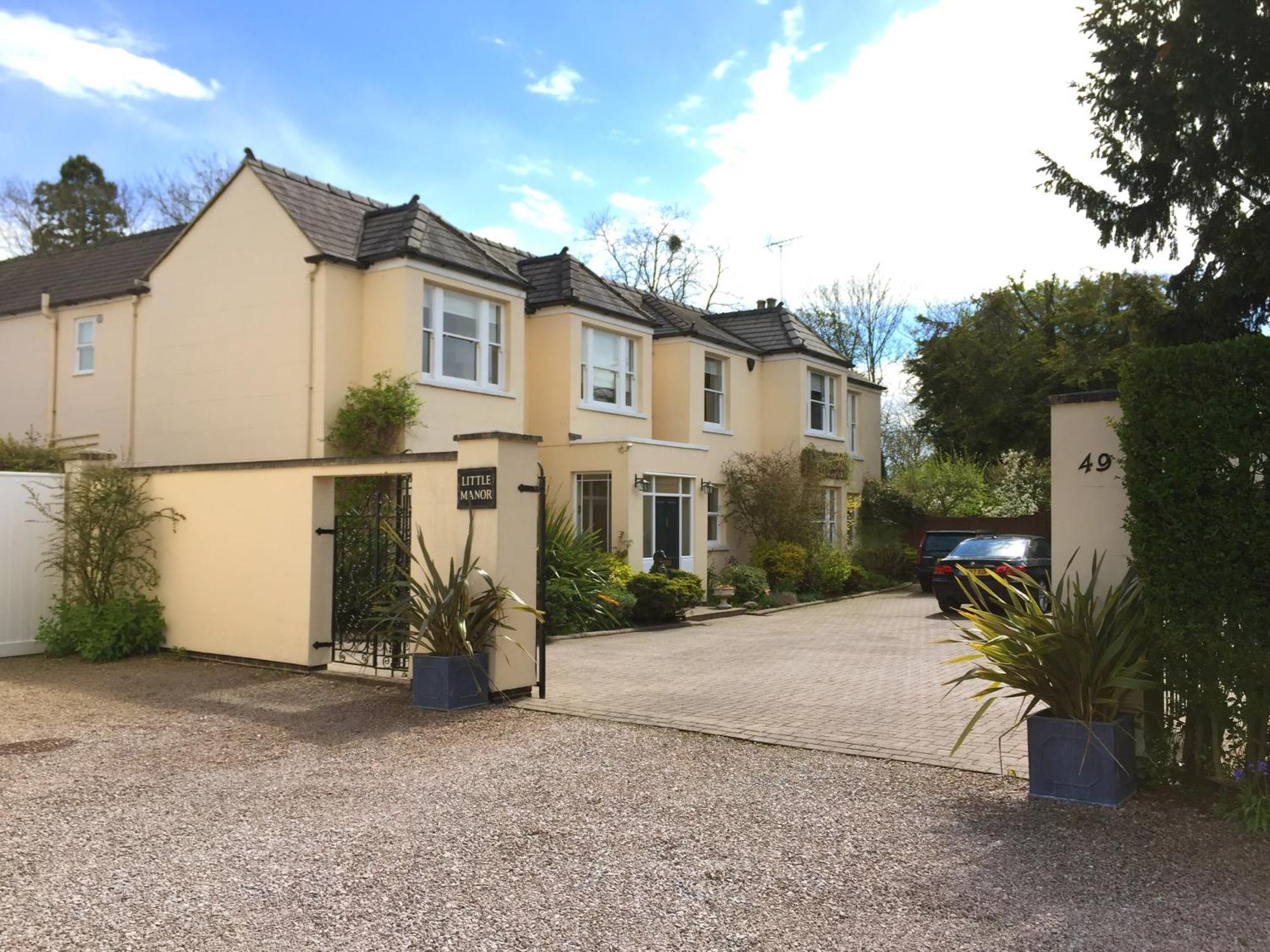 Little Manor Bed & Breakfast Cheltenham