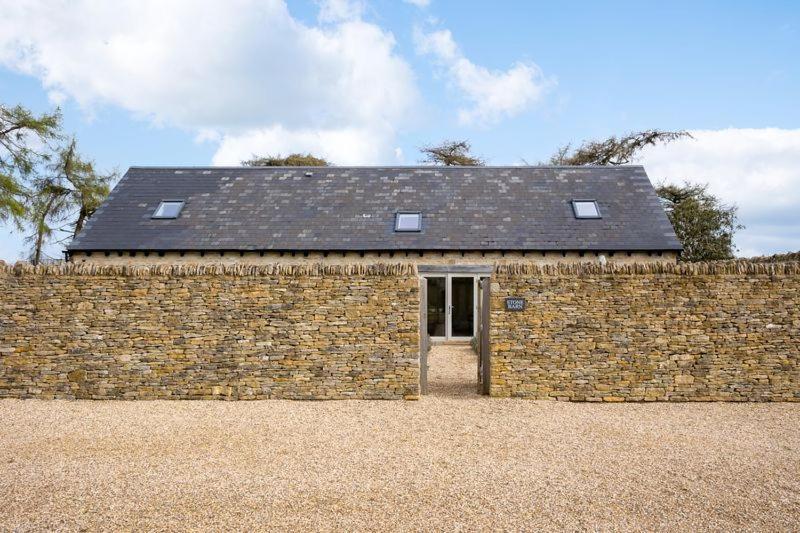 Holiday home Stone Barn, Contemporary Barn Conversion