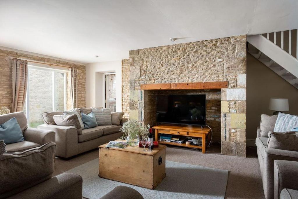 Stanton House, 6 Bedroom, 5 Bath Holiday home