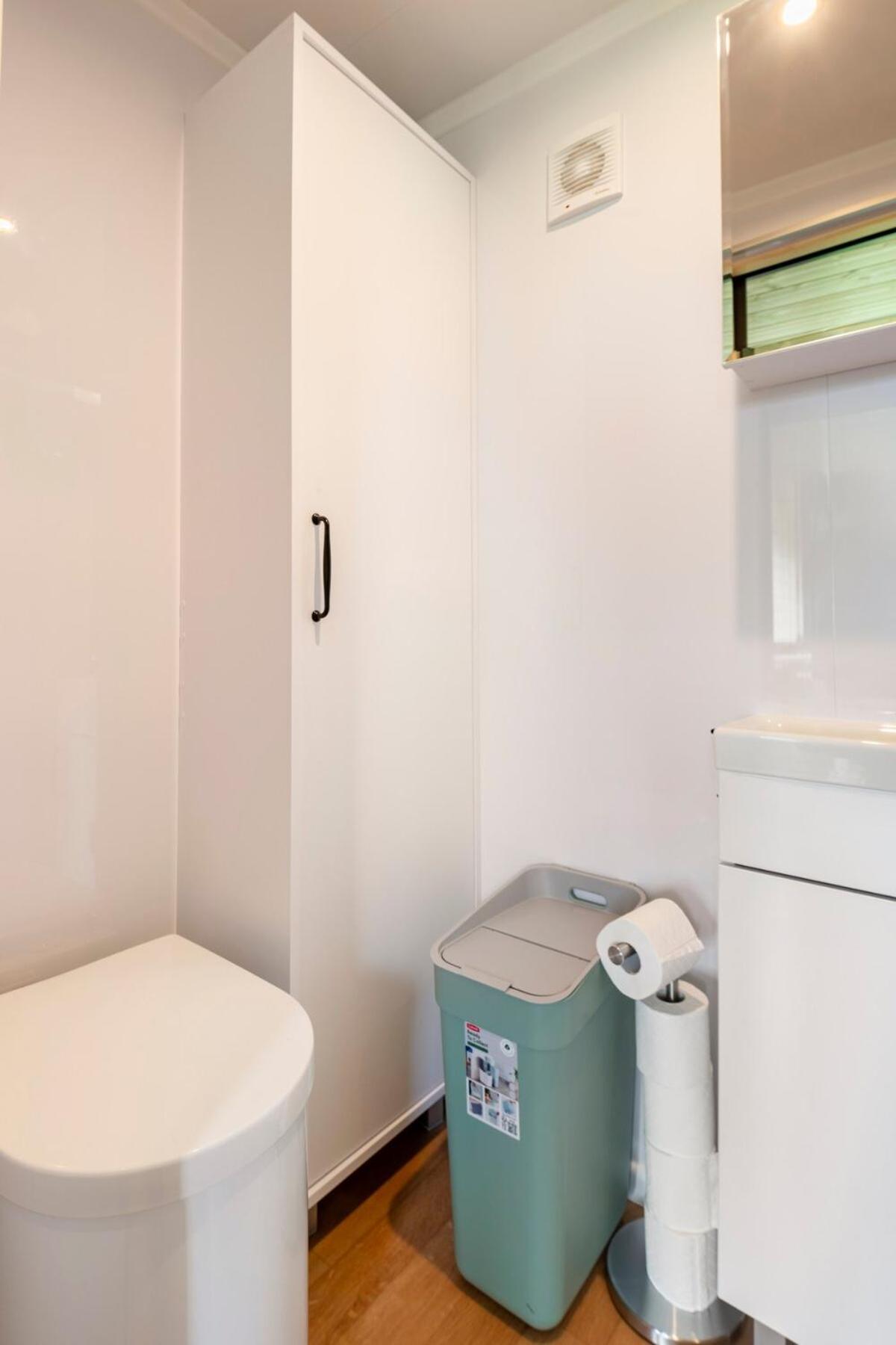 Offgrid Tiny W/ Spectacular View Of Cotswolds Holiday home *